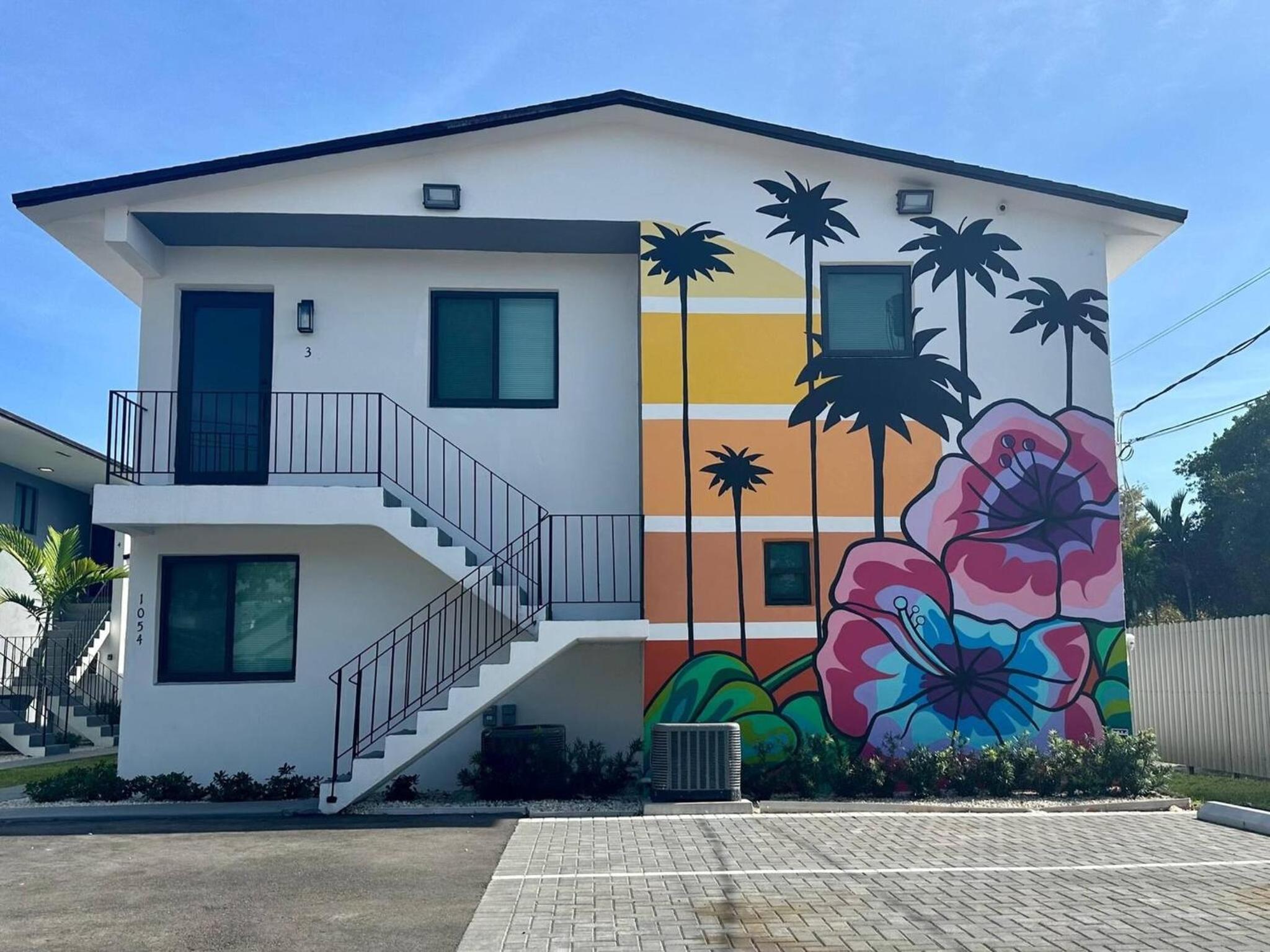Urban Elegance: Trendy Modern Apartment in Wynwood