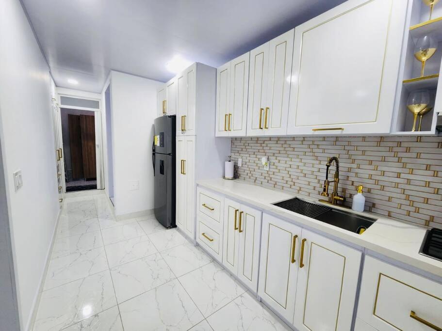 Luxury and Comfy Apartment