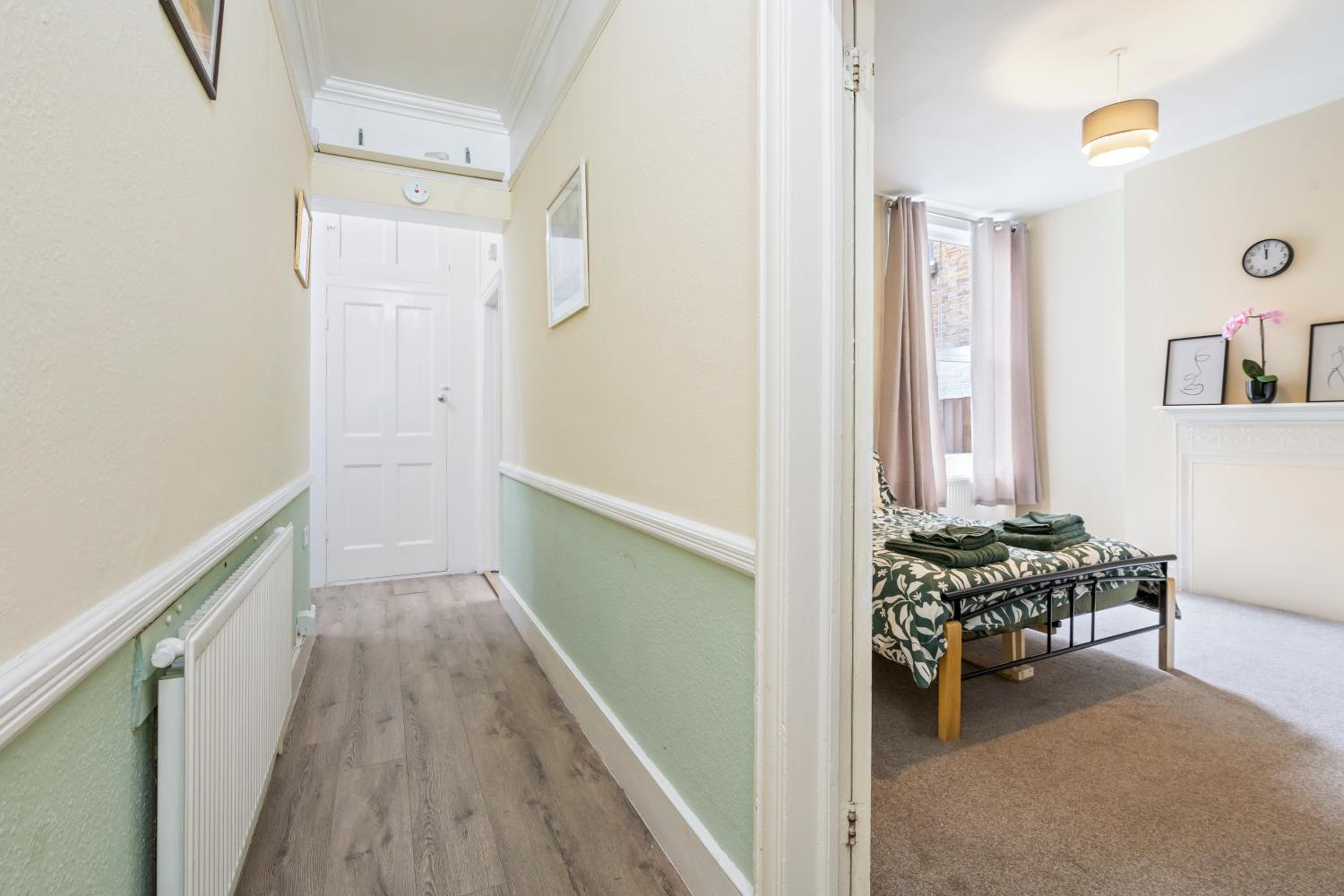 Modern 3 bedroom apartment in Wimbeldon Park