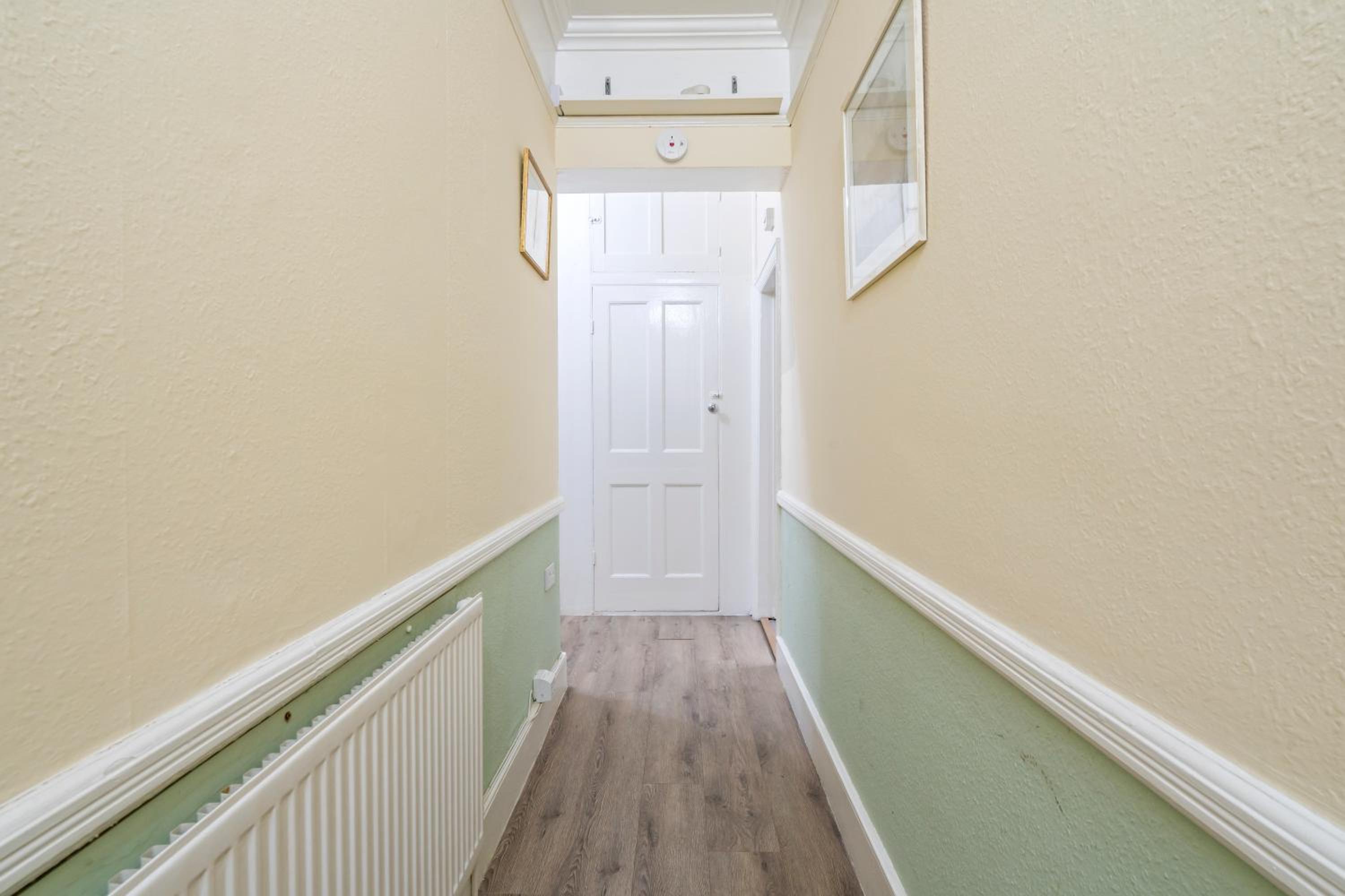Modern 3 bedroom apartment in Wimbeldon Park