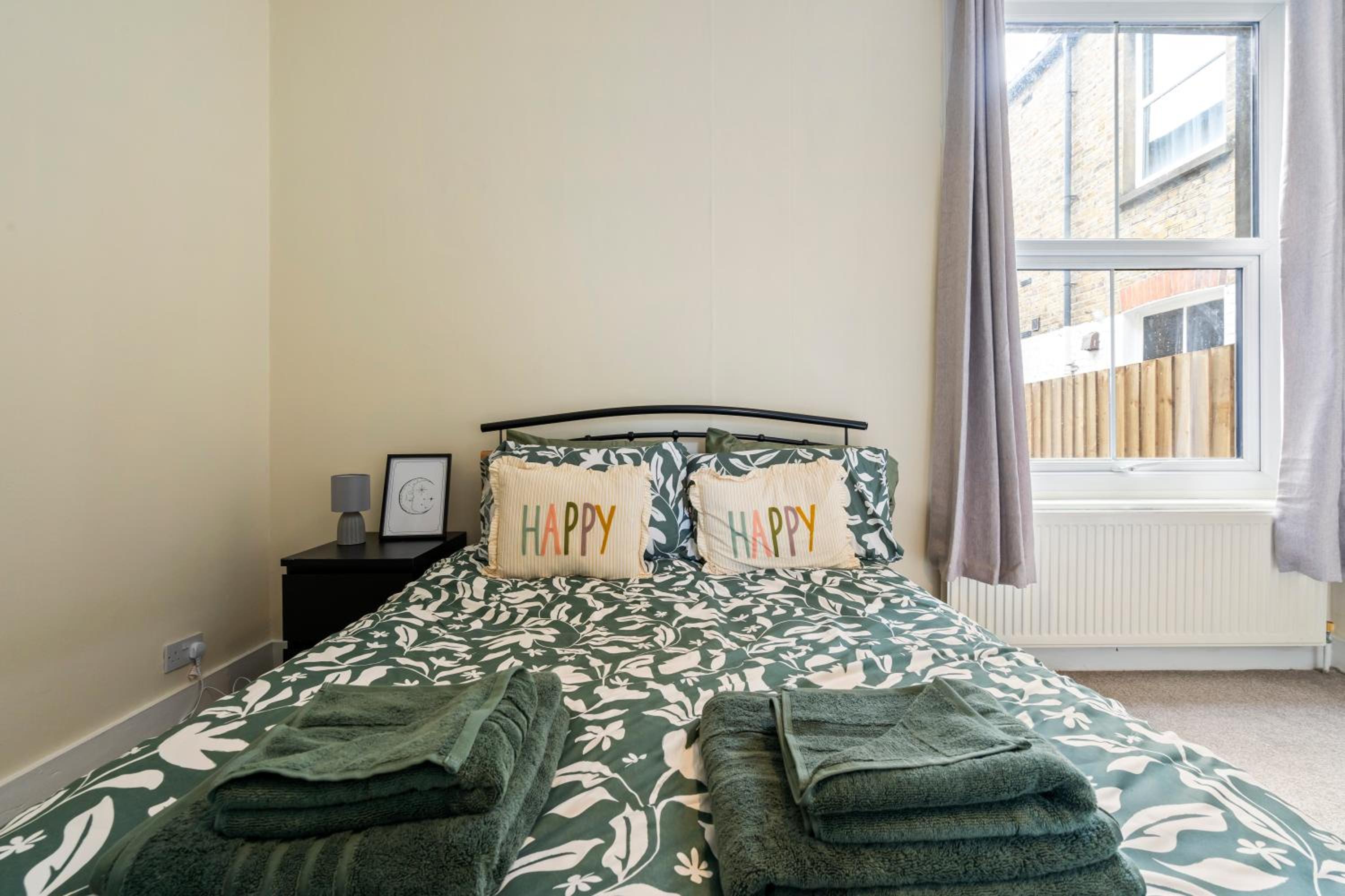 Modern 3 bedroom apartment in Wimbeldon Park