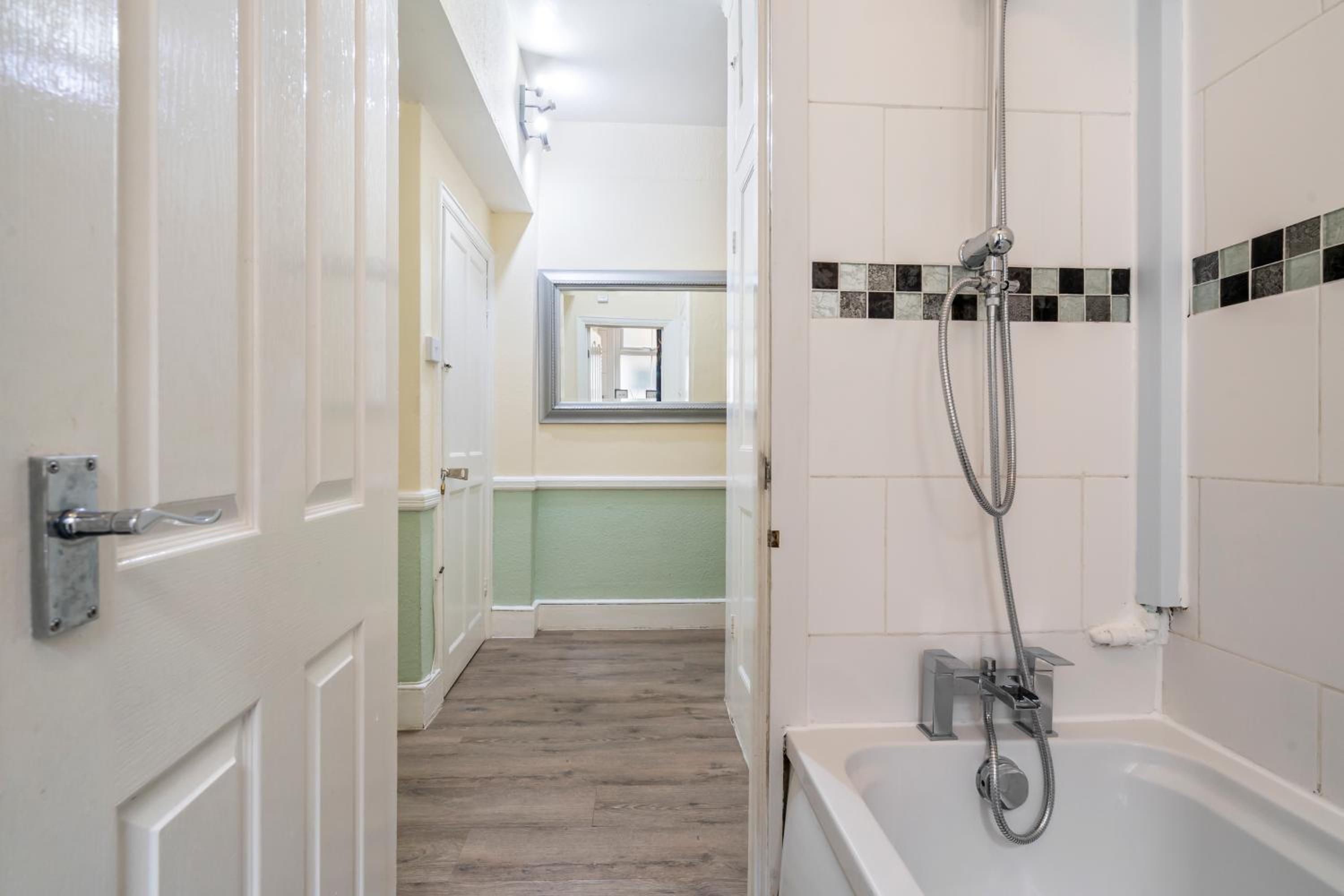 Modern 3 bedroom apartment in Wimbeldon Park