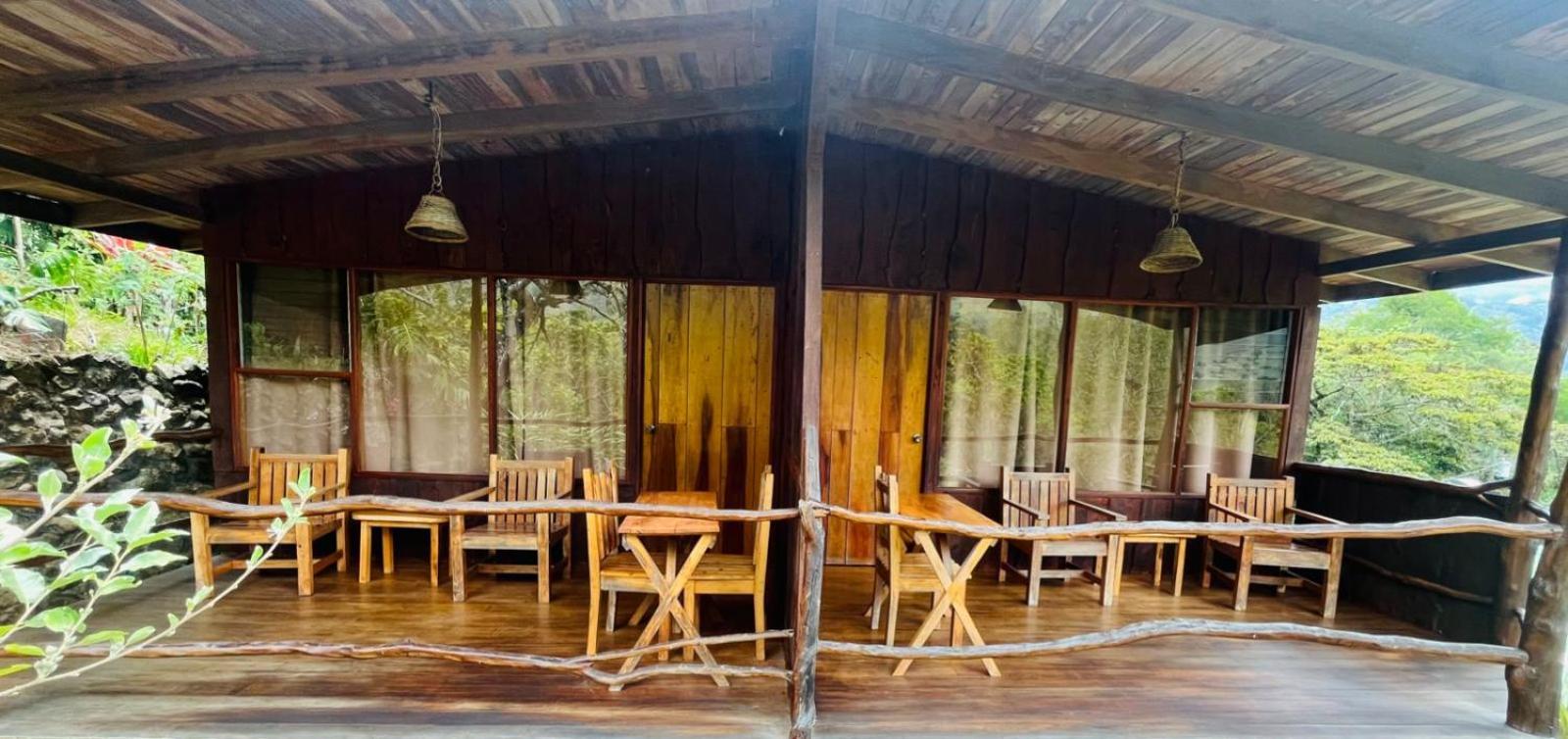 El Toucanet Lodge & Restaurante