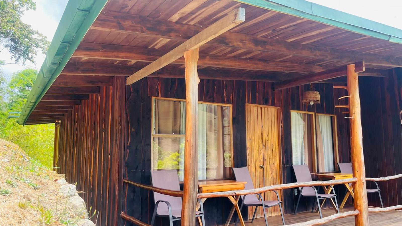 El Toucanet Lodge & Restaurante