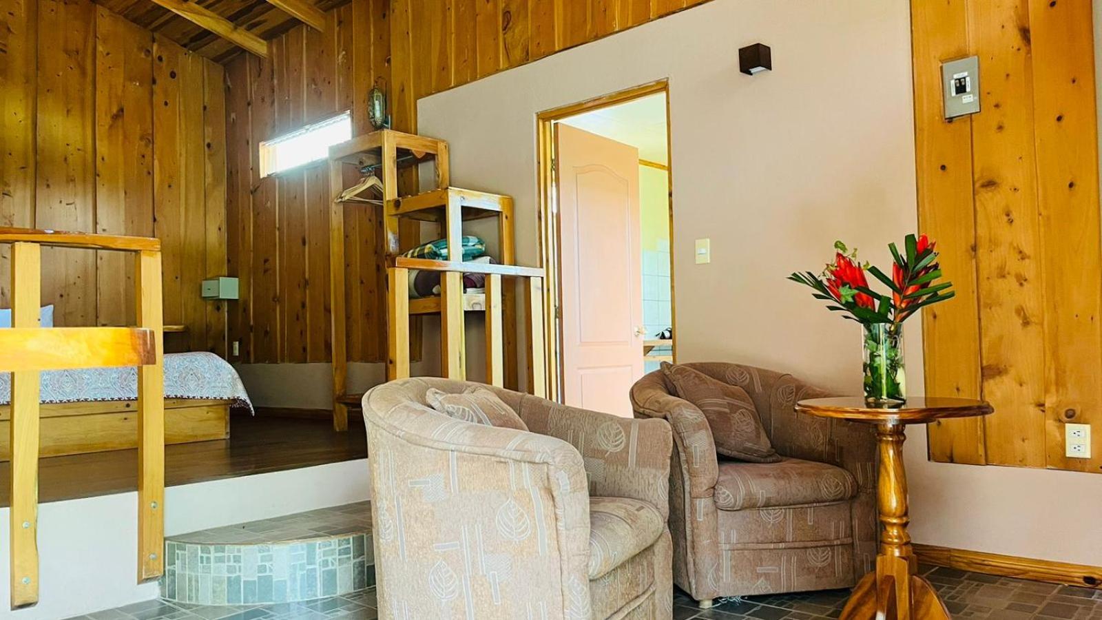 El Toucanet Lodge & Restaurante