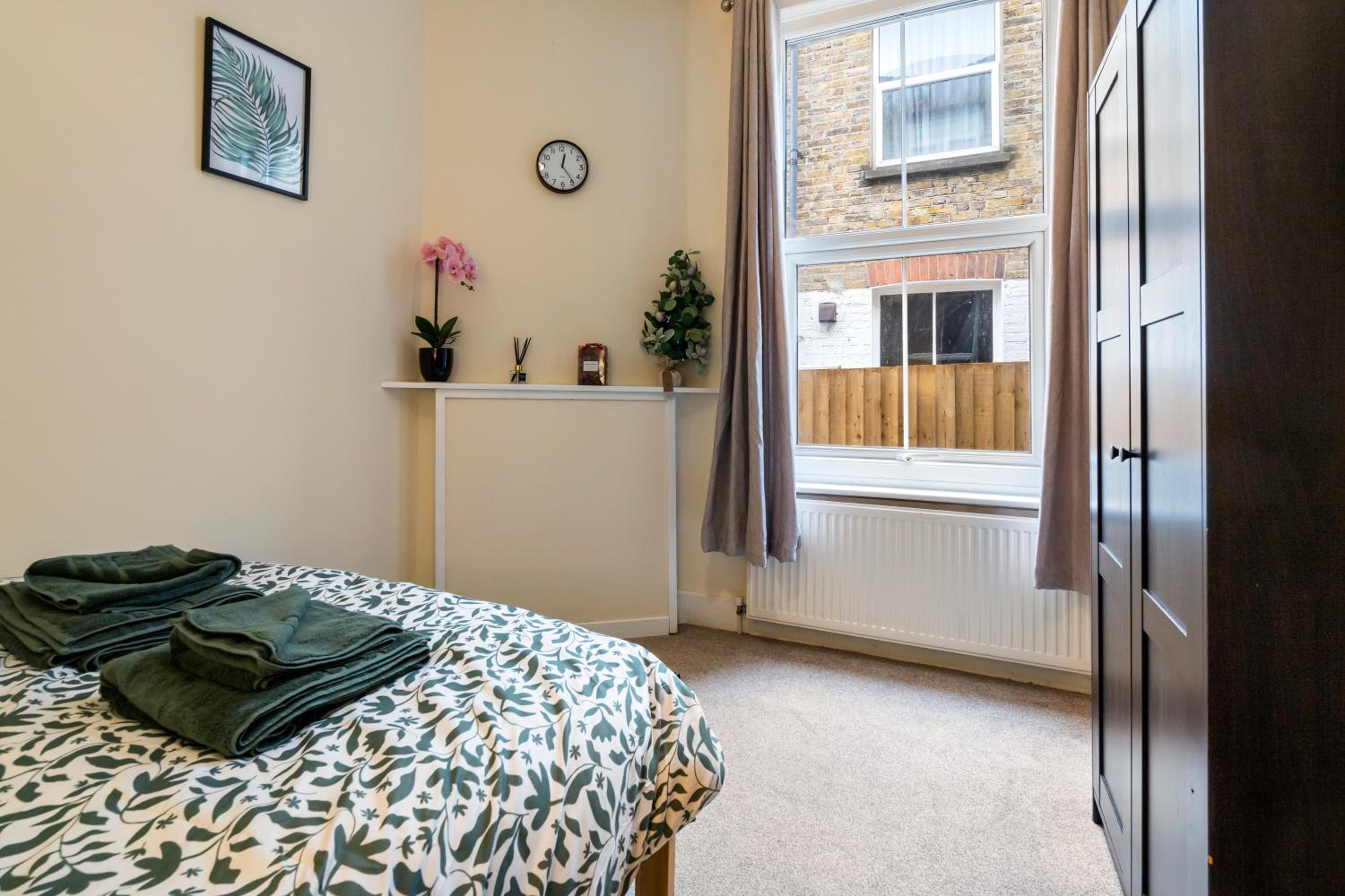 Modern 3 bedroom apartment in Wimbeldon Park