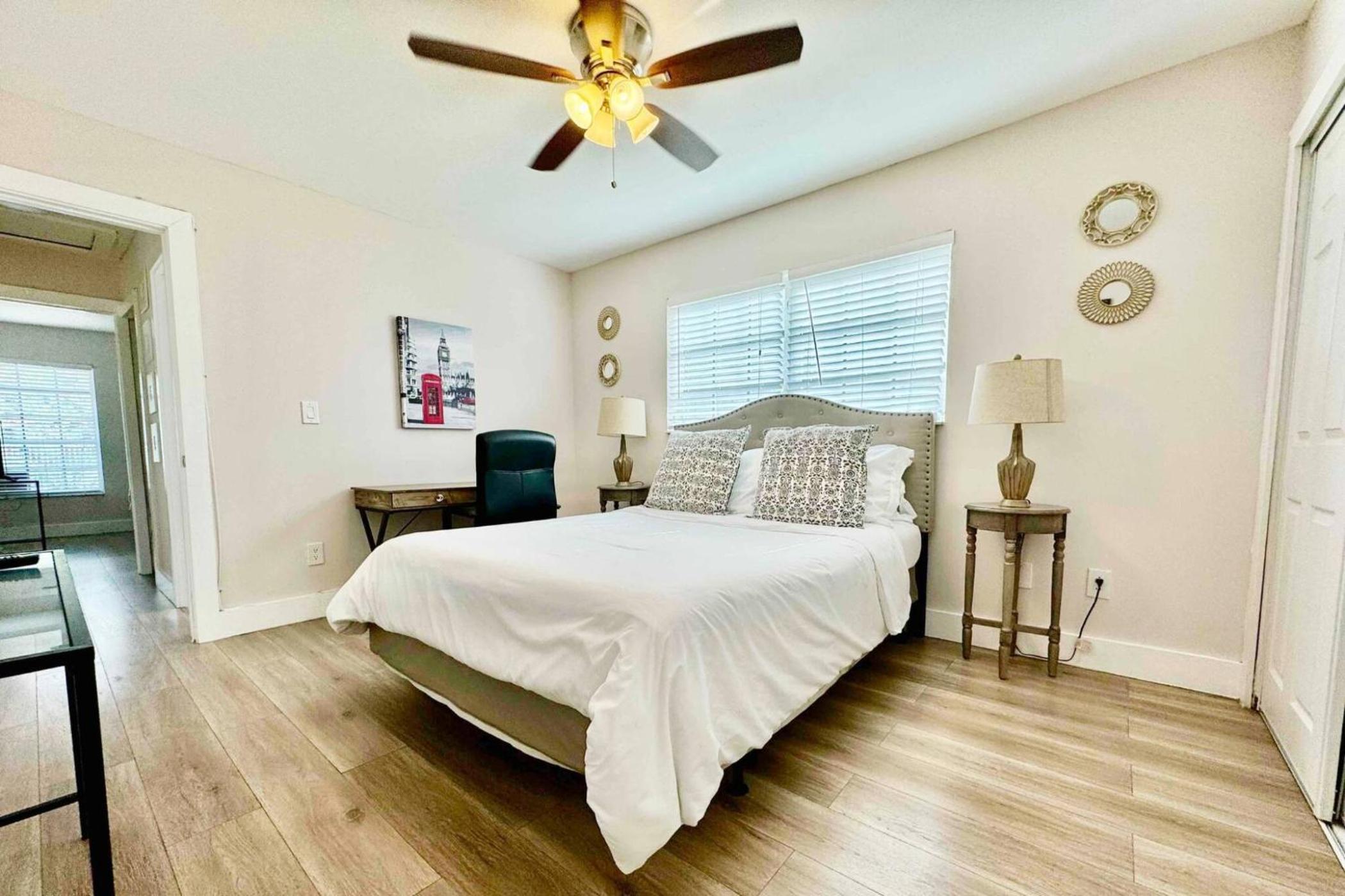 Stylish Stay Close to UM City Vibes