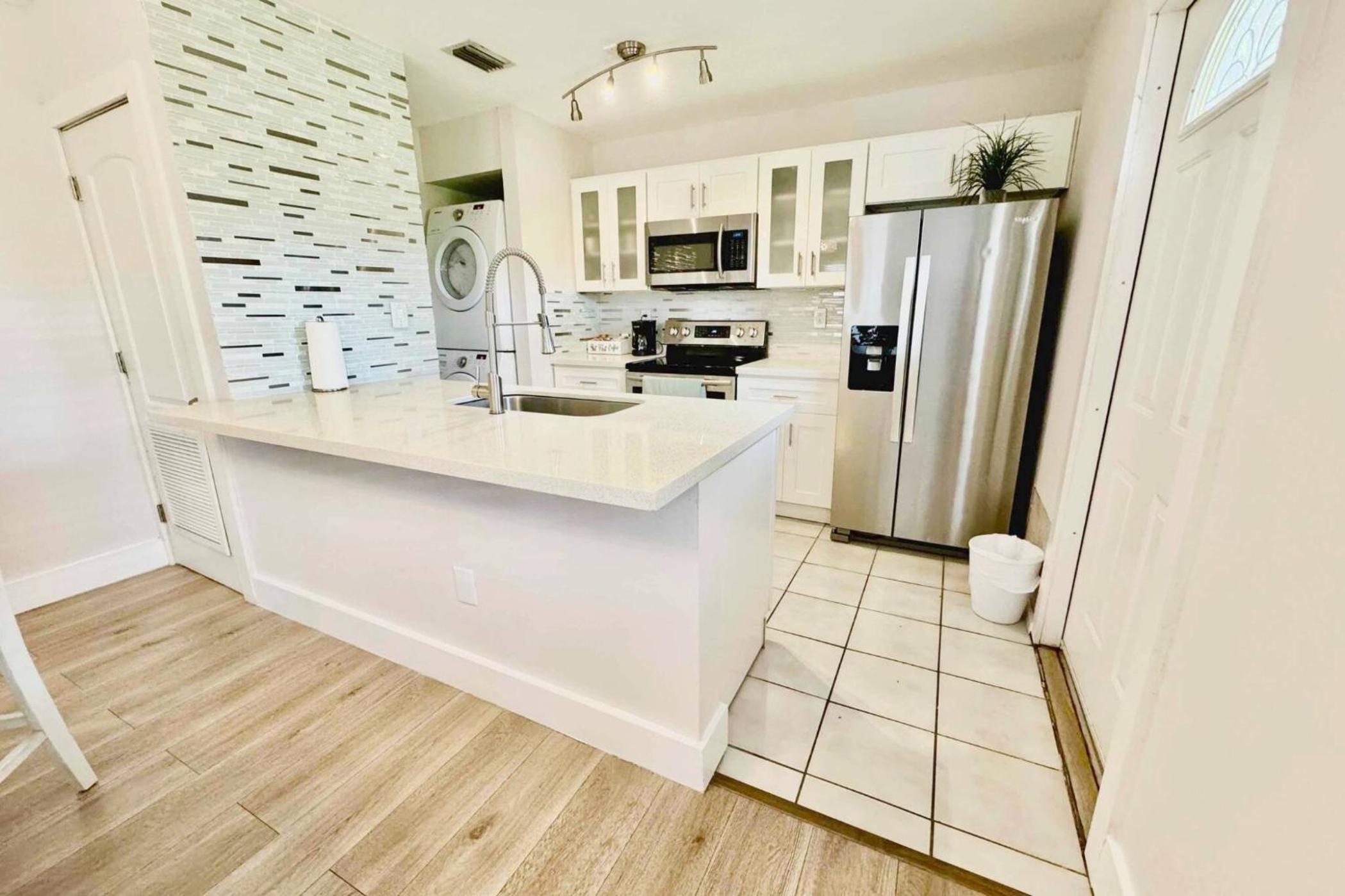 Stylish Stay Close to UM City Vibes
