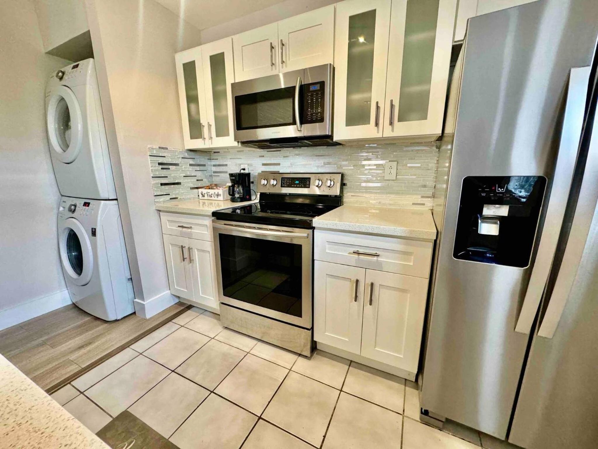 Stylish Stay Close to UM City Vibes