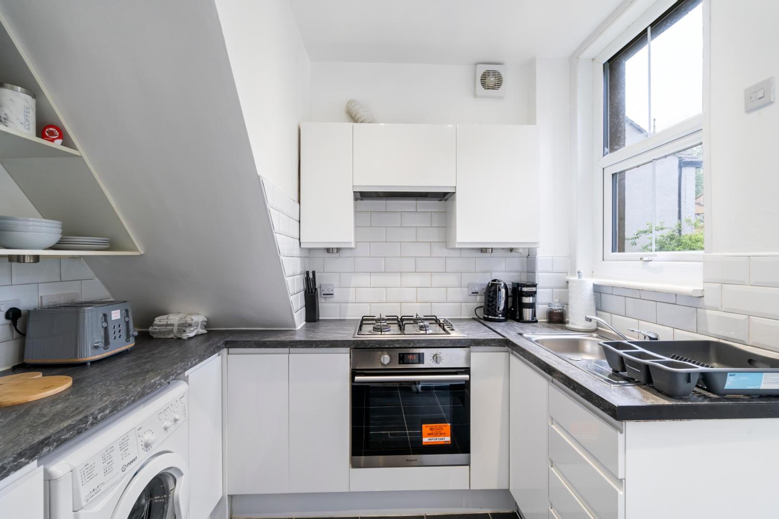 Modern 3 bedroom apartment in Wimbeldon Park