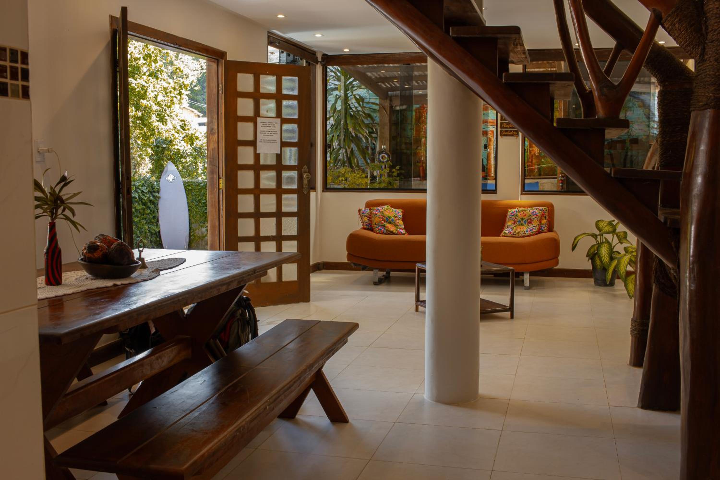 CACAU HOSTEL & SUITES