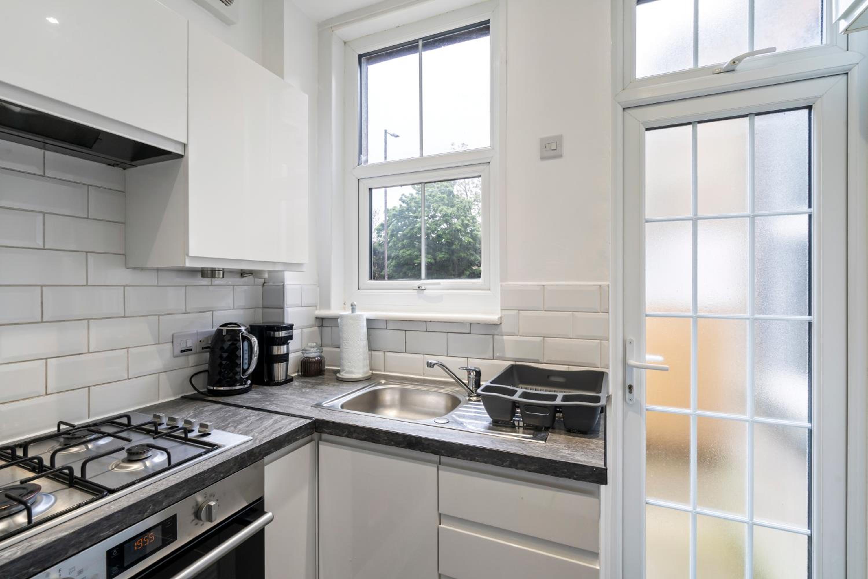 Modern 3 bedroom apartment in Wimbeldon Park