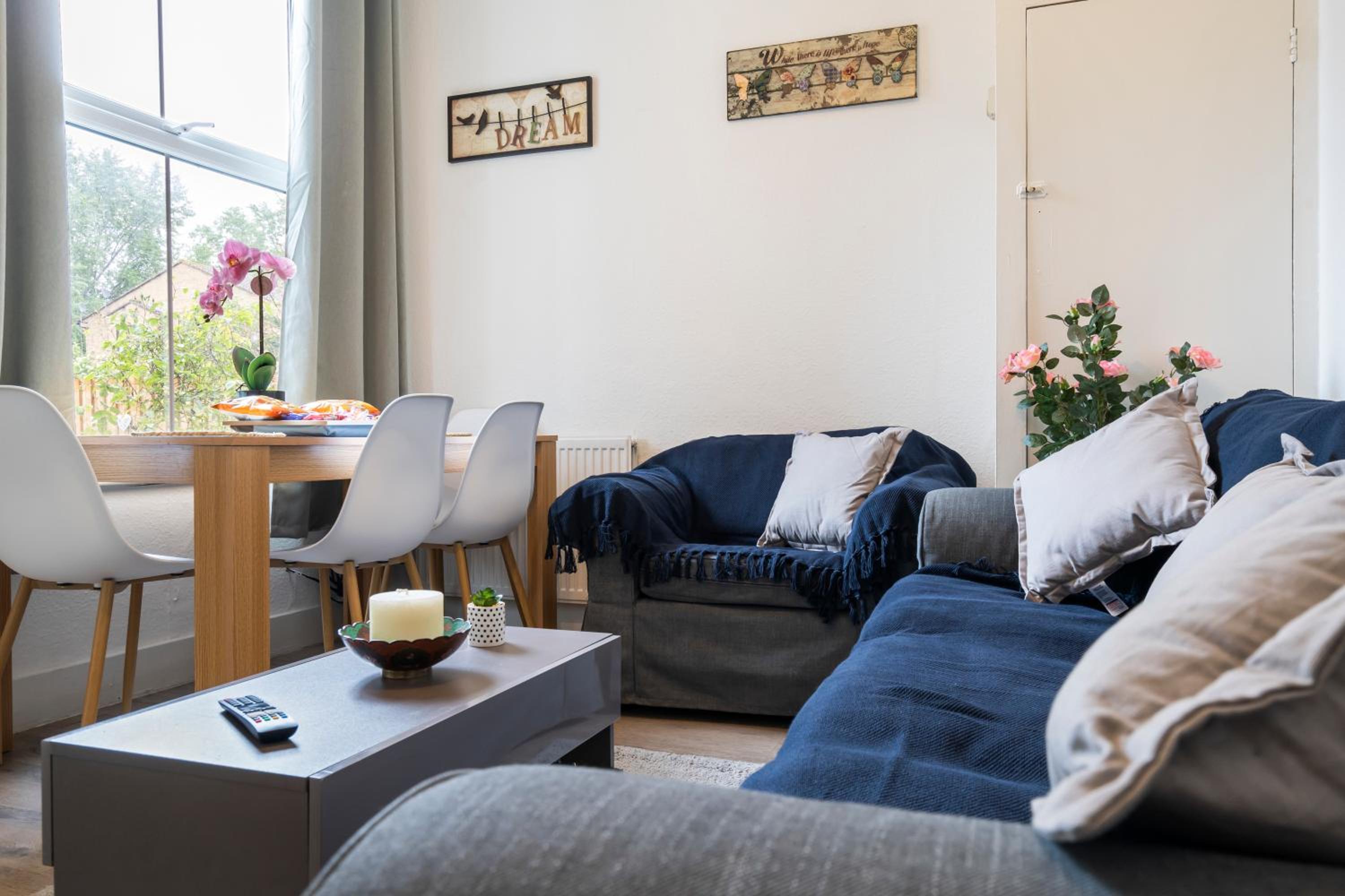 Modern 3 bedroom apartment in Wimbeldon Park