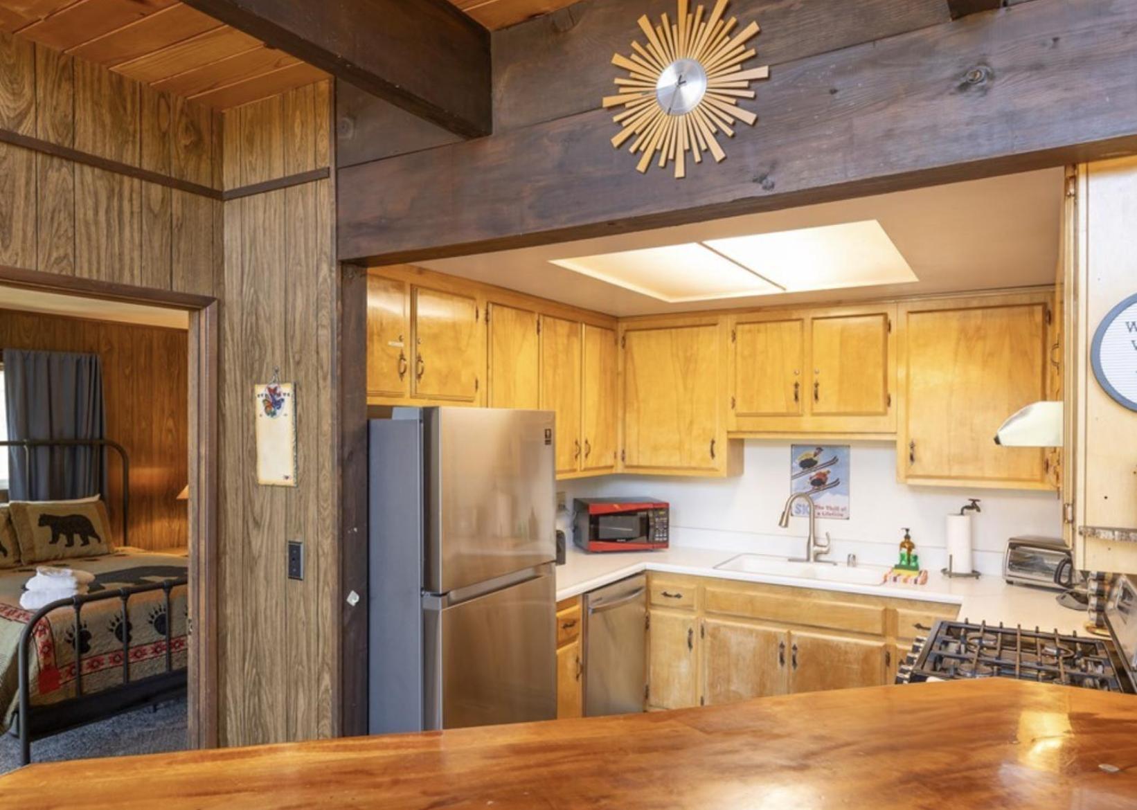 ITH Big Bear Lake Hostel & Lodge