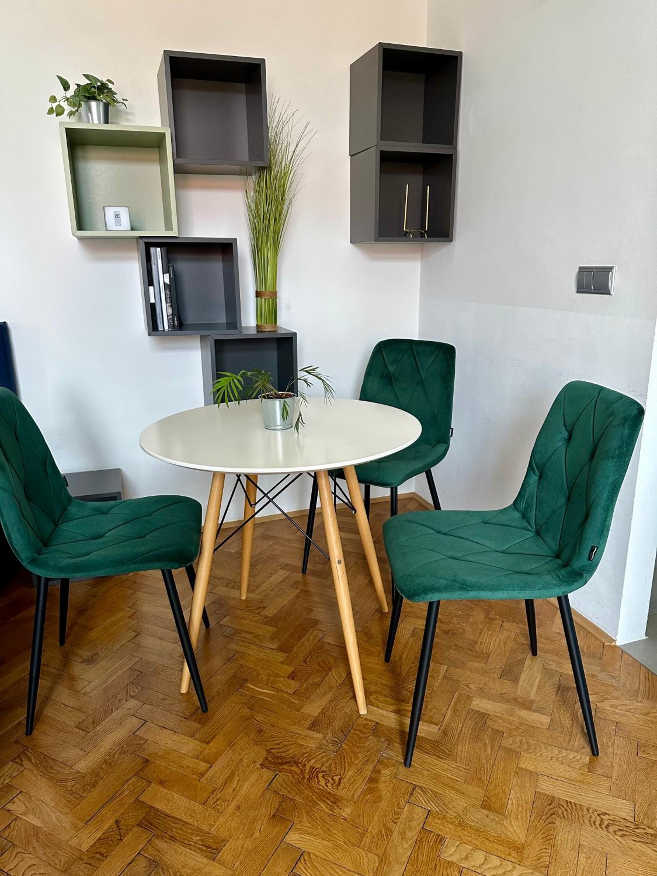 Modern studio in the heart of the city view 2