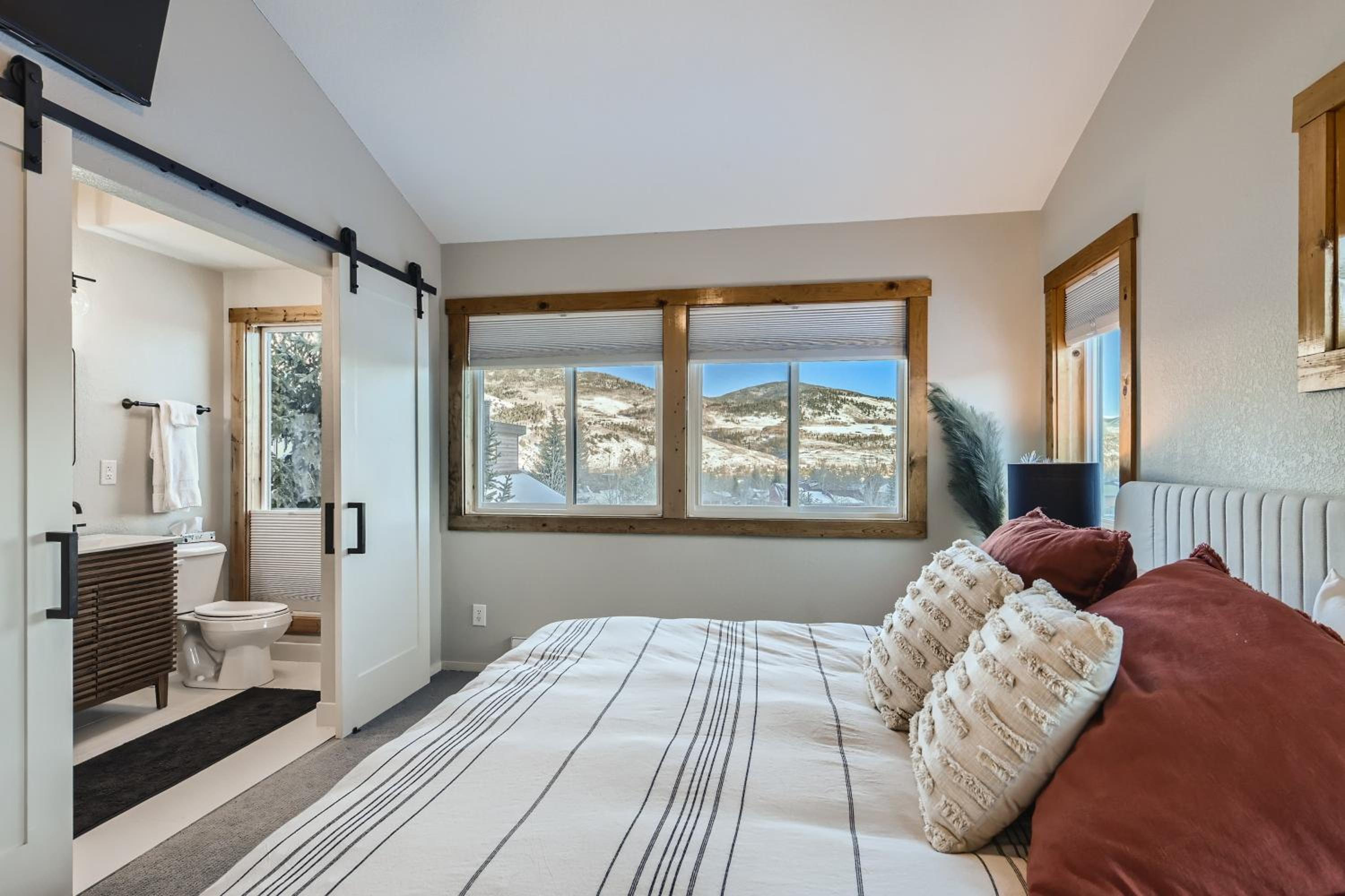 Buffalo Mountain Retreat by Great Western Lodging view 2