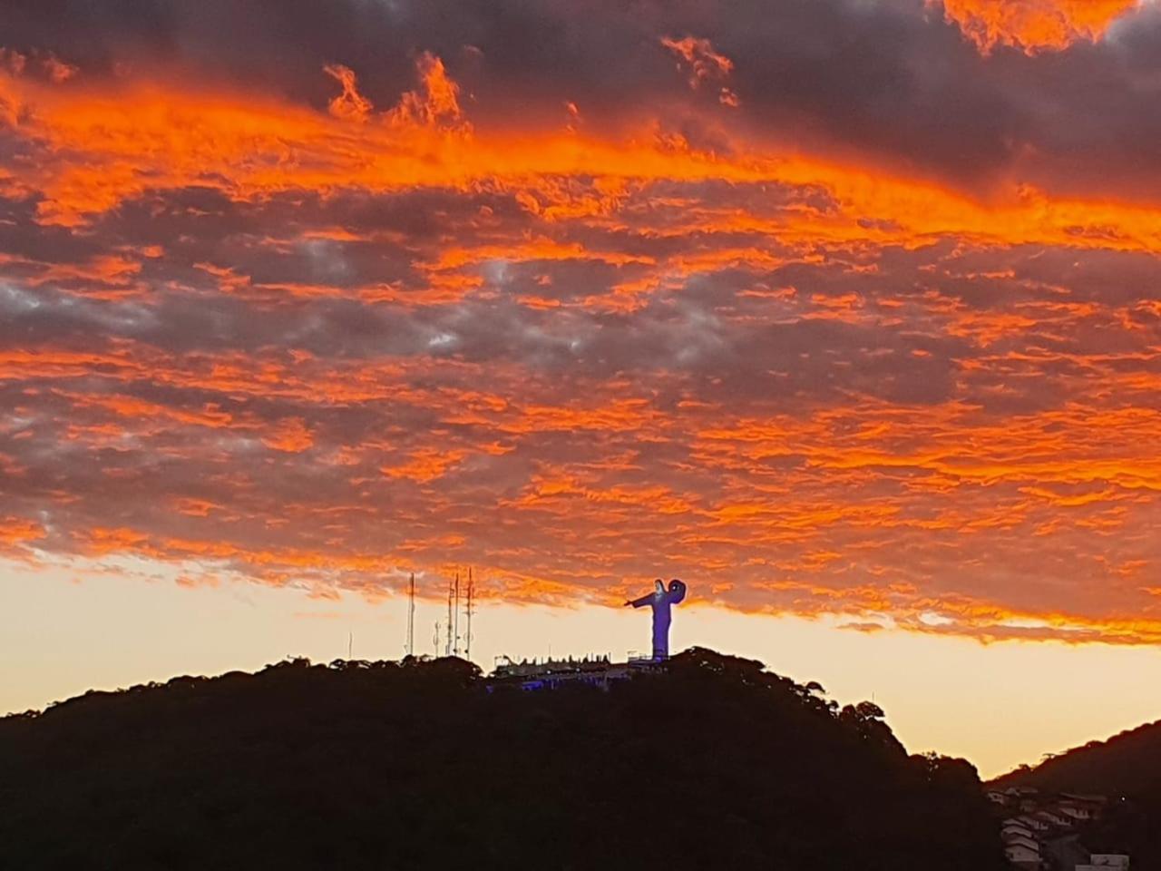 1 quadra da Praia e da Roda Gigante