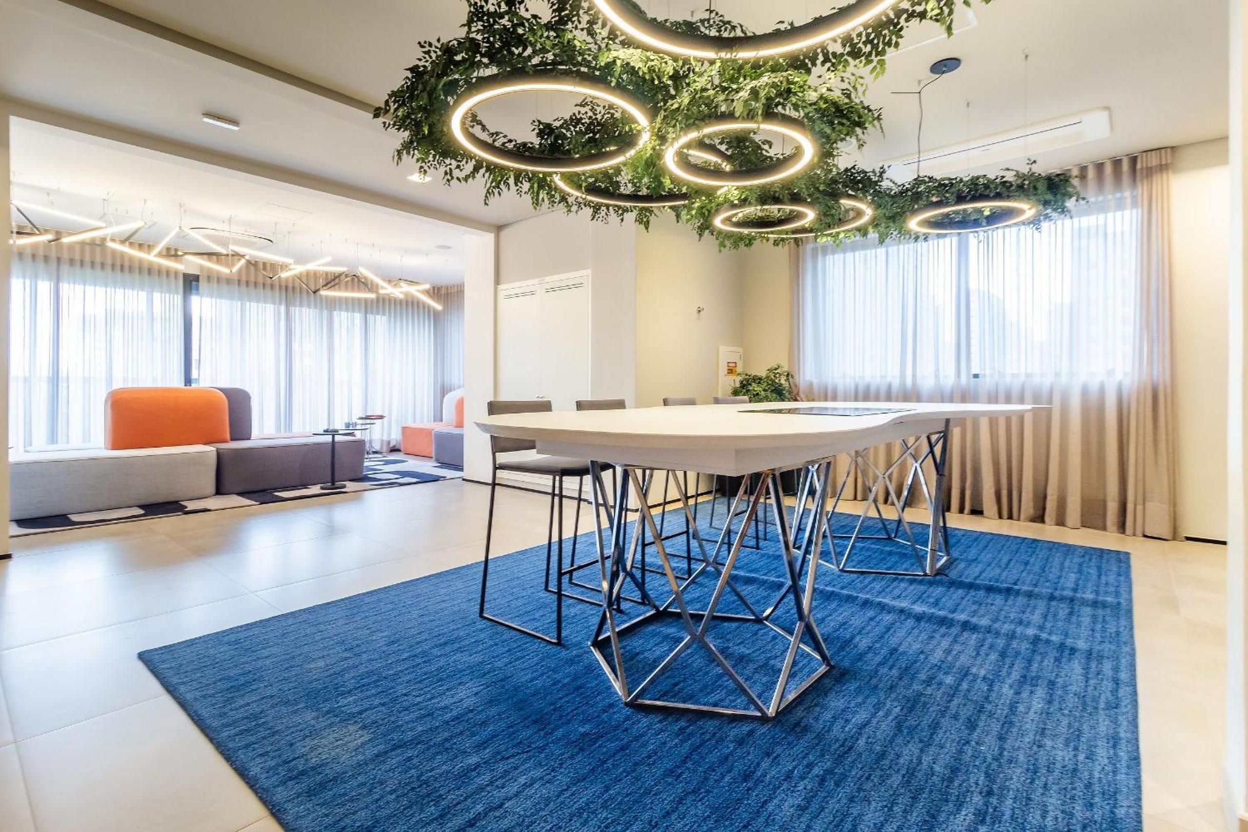 meeting & event spaces