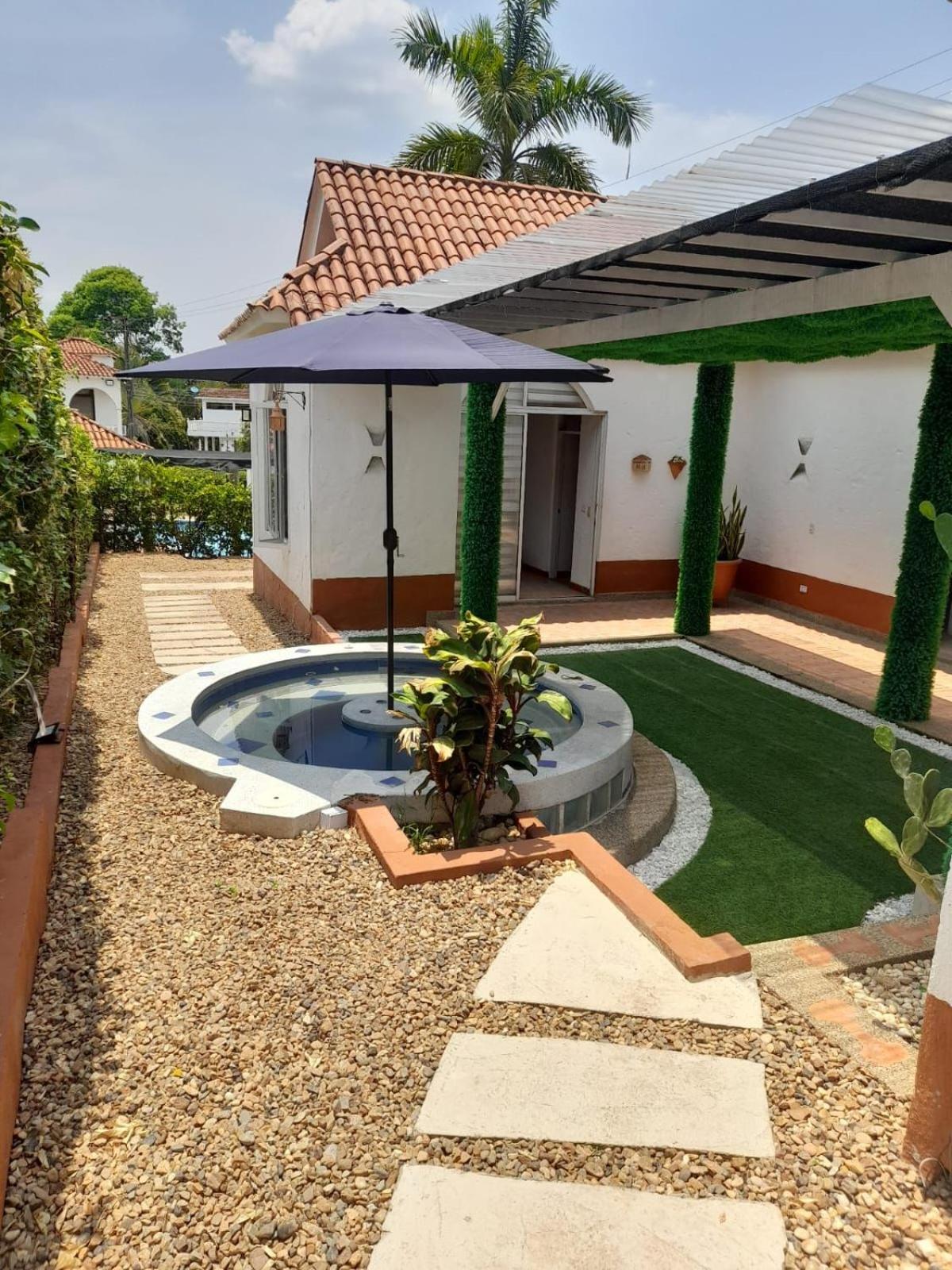 Casa en Melgar condominio la hacienda CON PISCINA