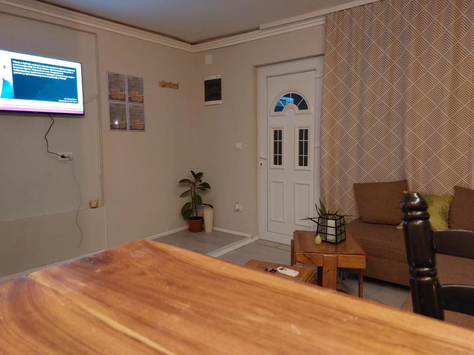 MouseHouse Apartment view 3
