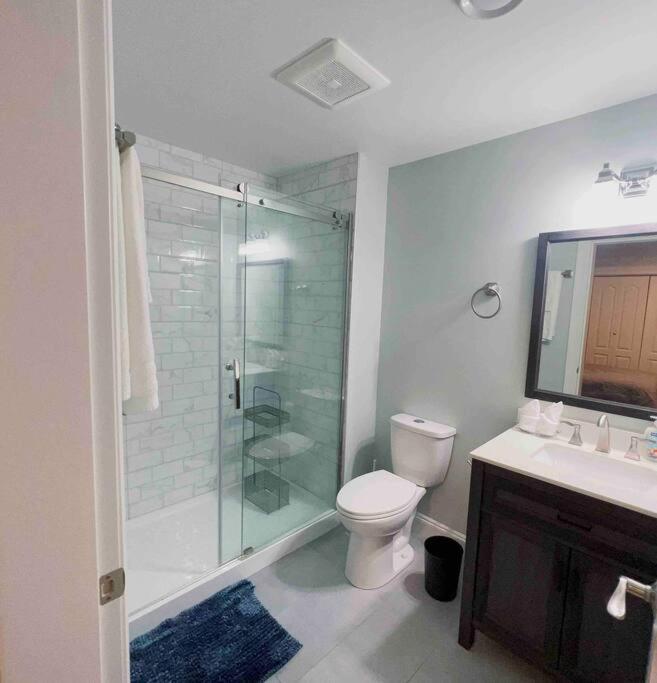 Quiet Guest Suite in Beautiful Victoria Core