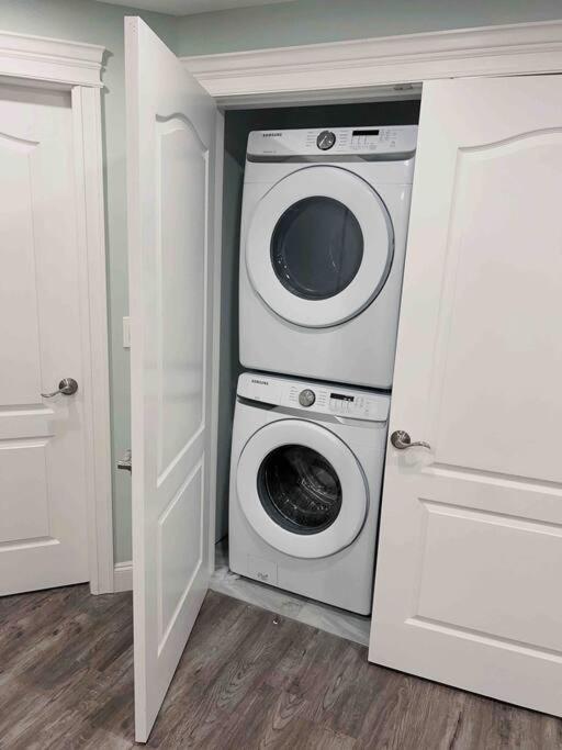 Quiet Guest Suite in Beautiful Victoria Core