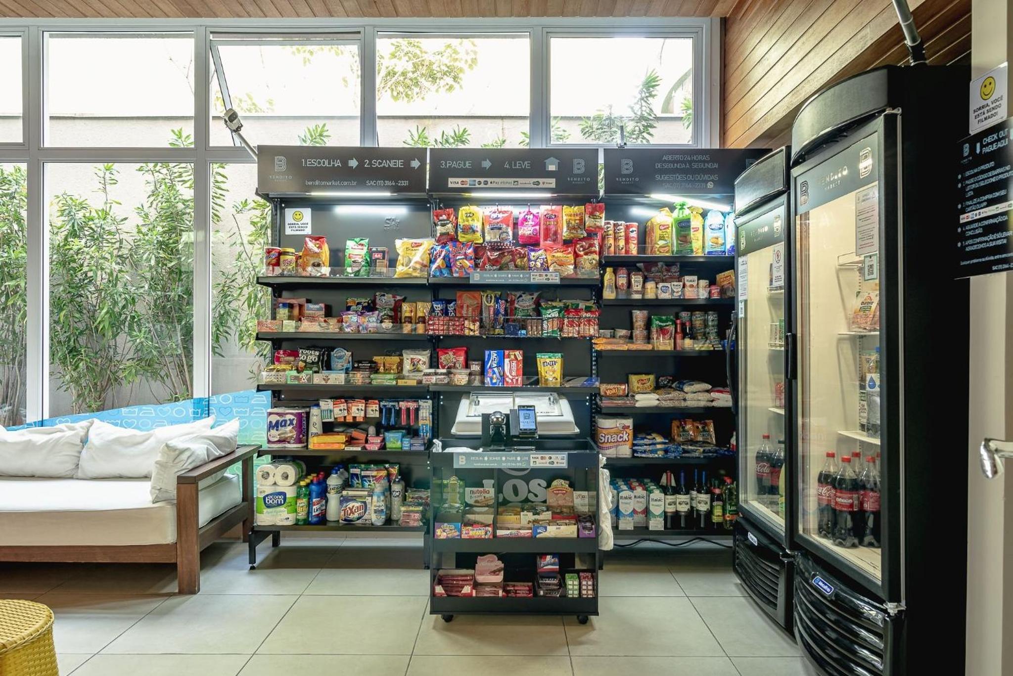 Studio bonitinho com garagem e ar condicionado