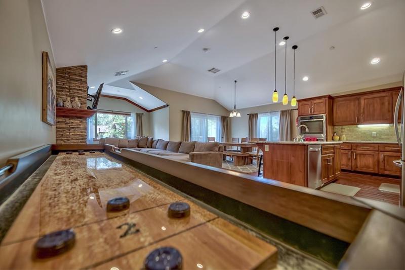 Lake Tahoe Vacations - Tahoe Woods 203 at Stateline - Heavenly Slopes Lake Pets - Property Image 31