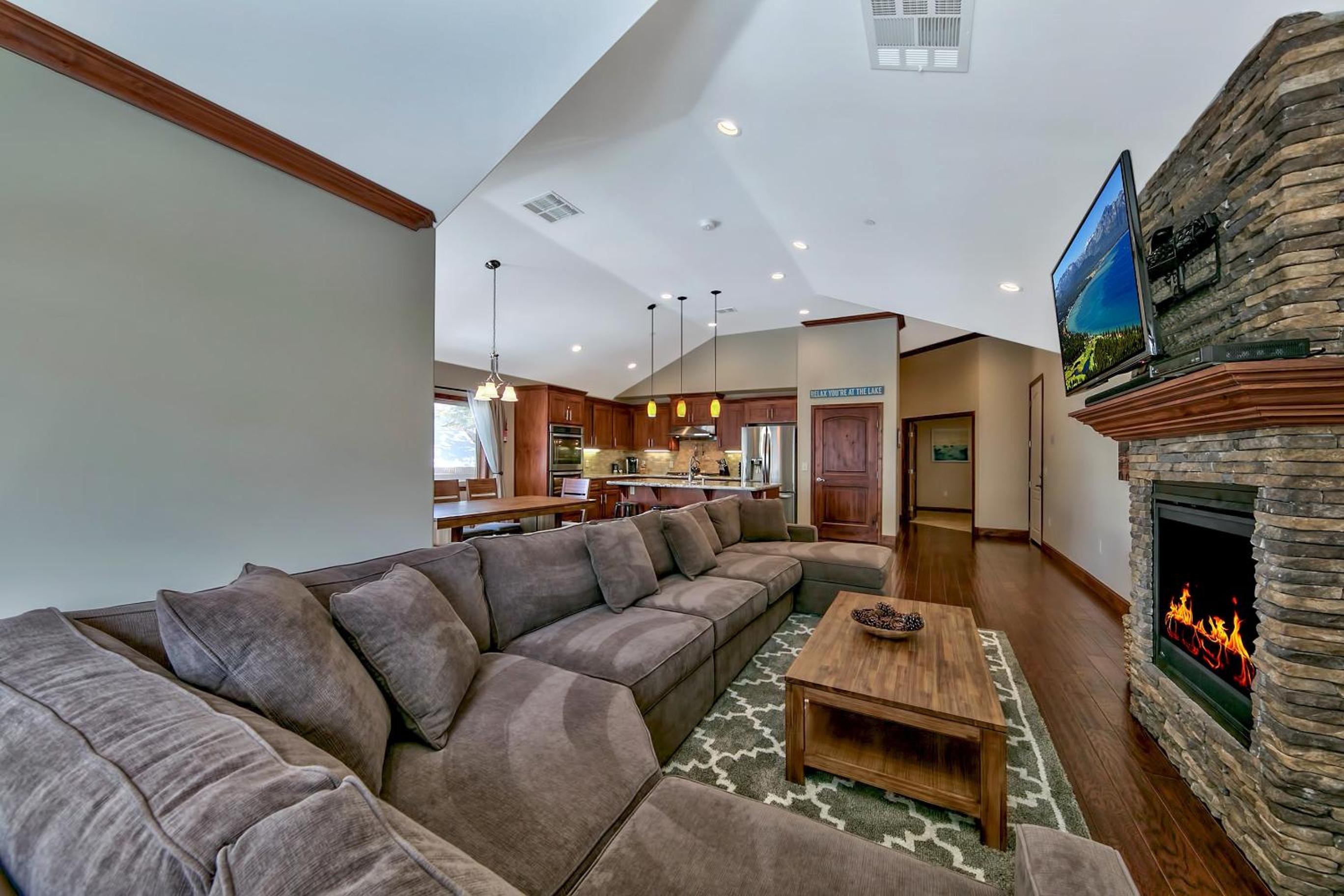 Lake Tahoe Vacations - Tahoe Woods 203 at Stateline - Heavenly Slopes Lake Pets - Property Image 11