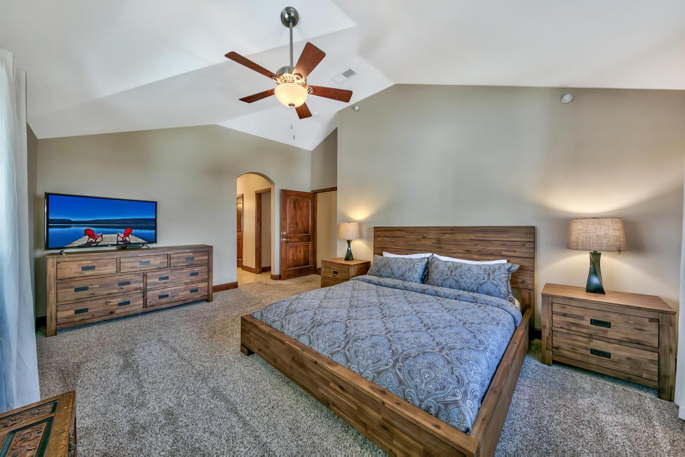 Lake Tahoe Vacations - Tahoe Woods 203 at Stateline - Heavenly Slopes Lake Pets - Property Image 28