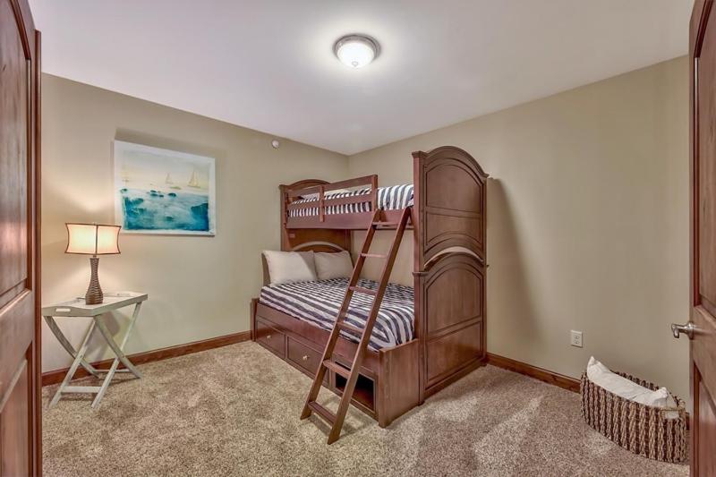 Lake Tahoe Vacations - Tahoe Woods 203 at Stateline - Heavenly Slopes Lake Pets - Property Image 32