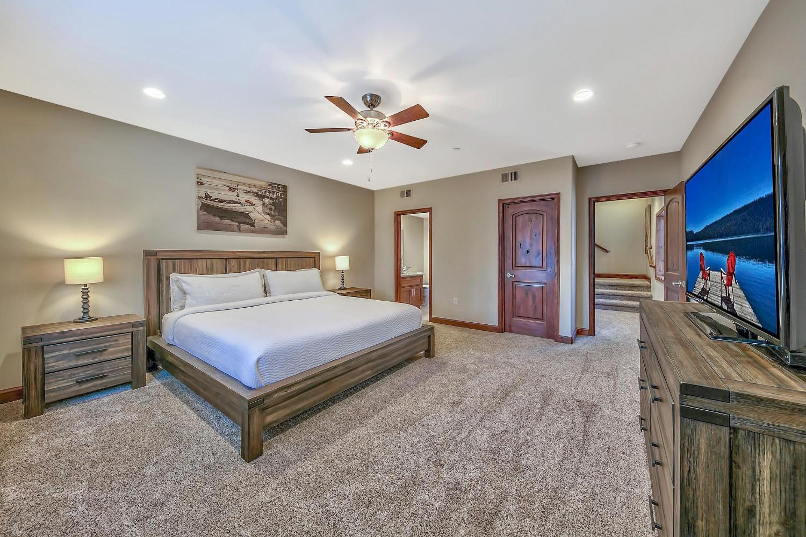 Lake Tahoe Vacations - Tahoe Woods 203 at Stateline - Heavenly Slopes Lake Pets - Property Image 35