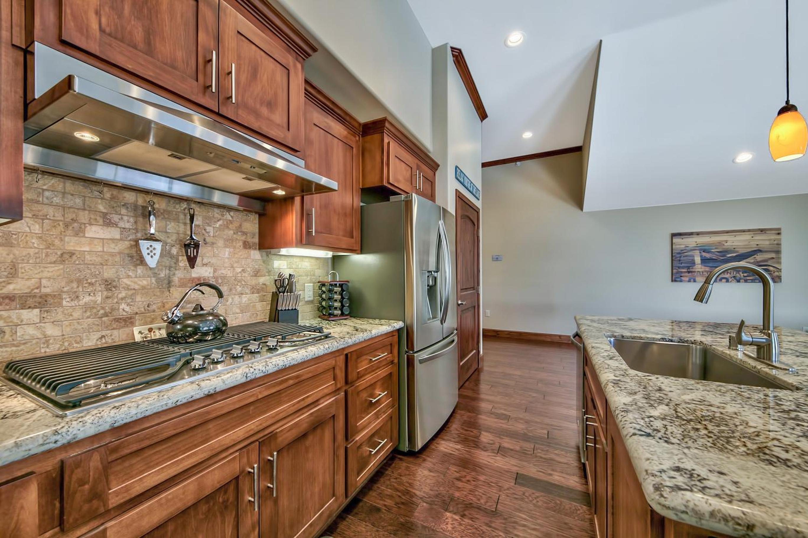 Lake Tahoe Vacations - Tahoe Woods 203 at Stateline - Heavenly Slopes Lake Pets - Property Image 39
