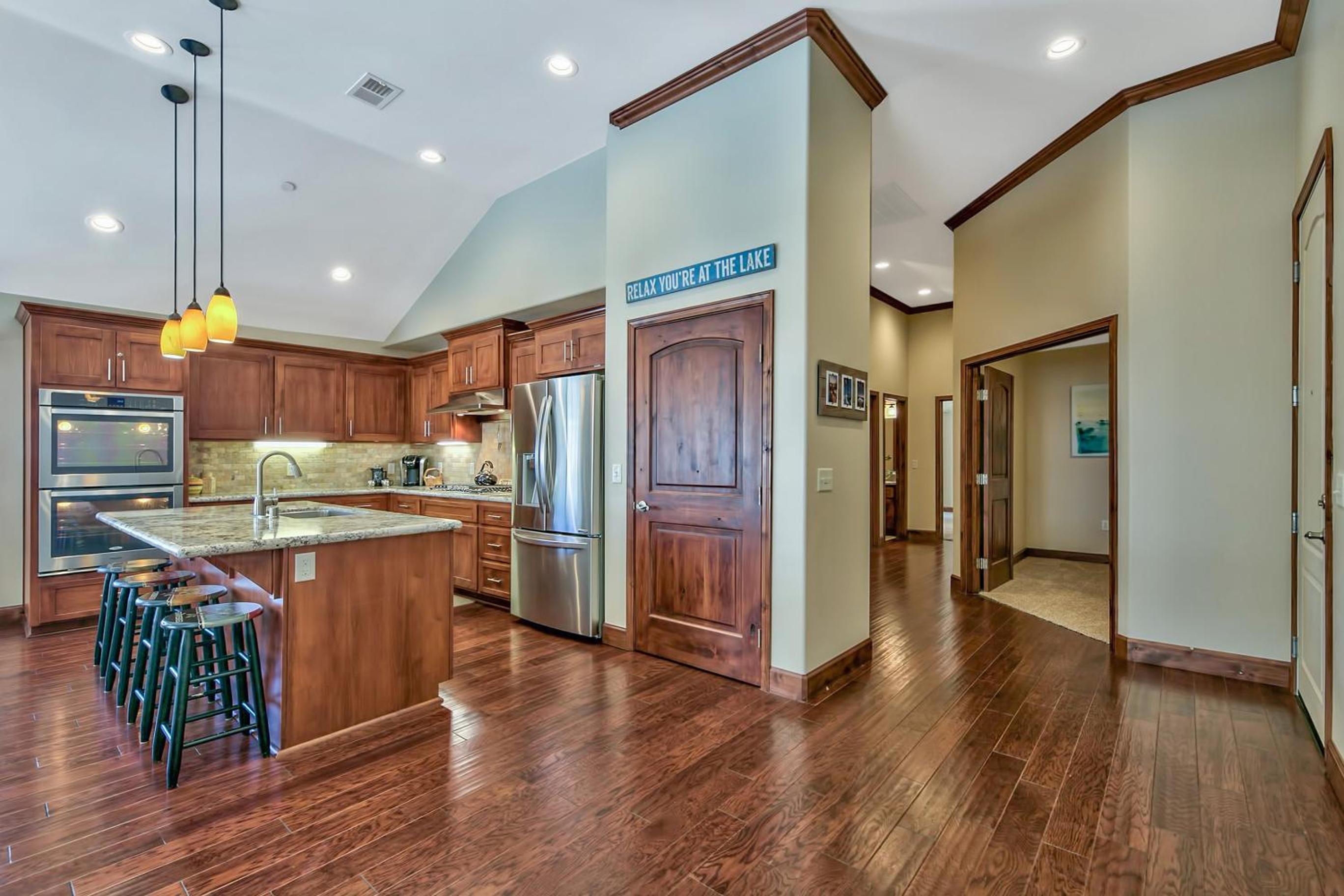 Lake Tahoe Vacations - Tahoe Woods 203 at Stateline - Heavenly Slopes Lake Pets - Property Image 2