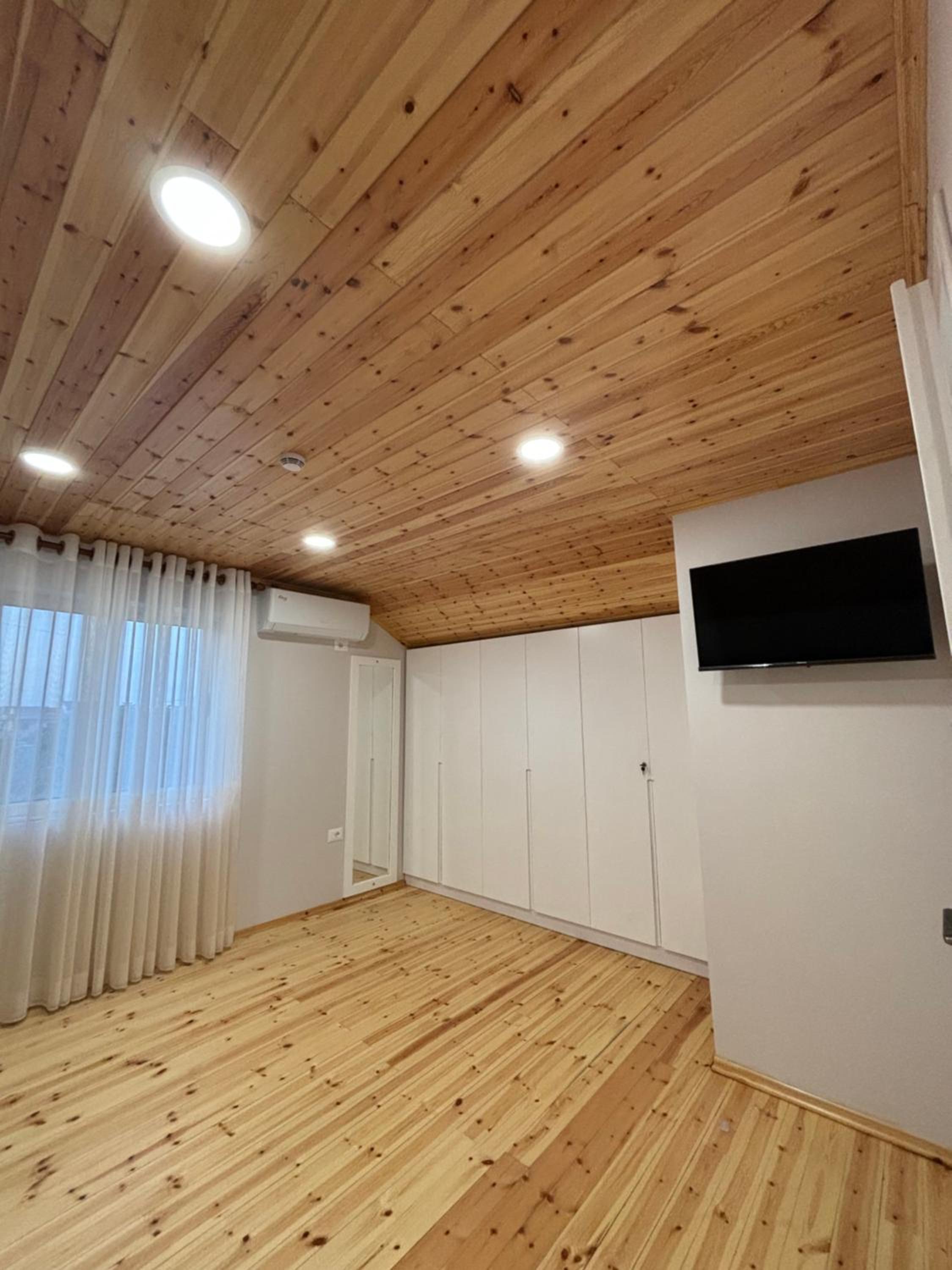 2Bedroom Apartment,free parking 06