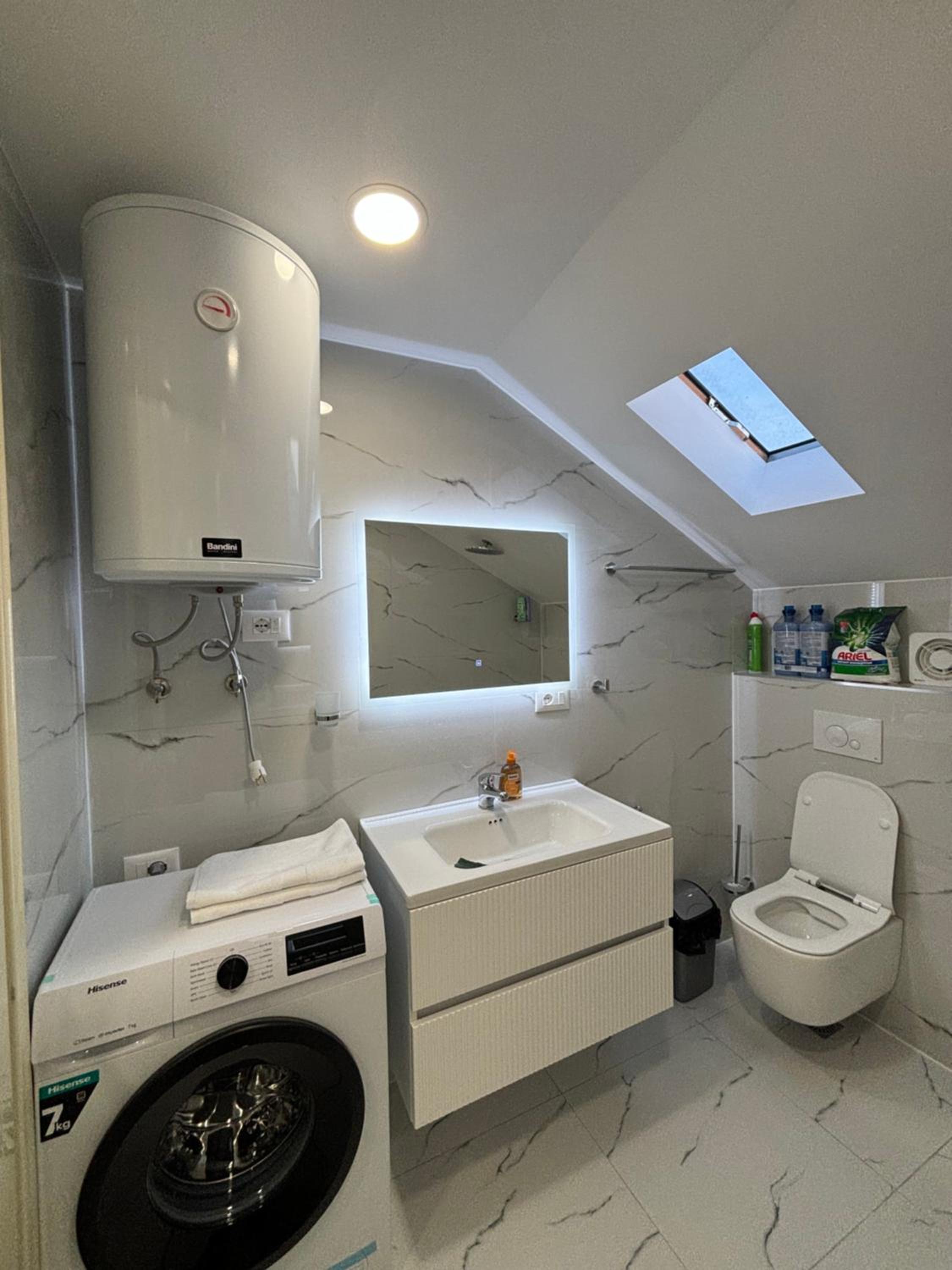 2Bedroom Apartment,free parking 06