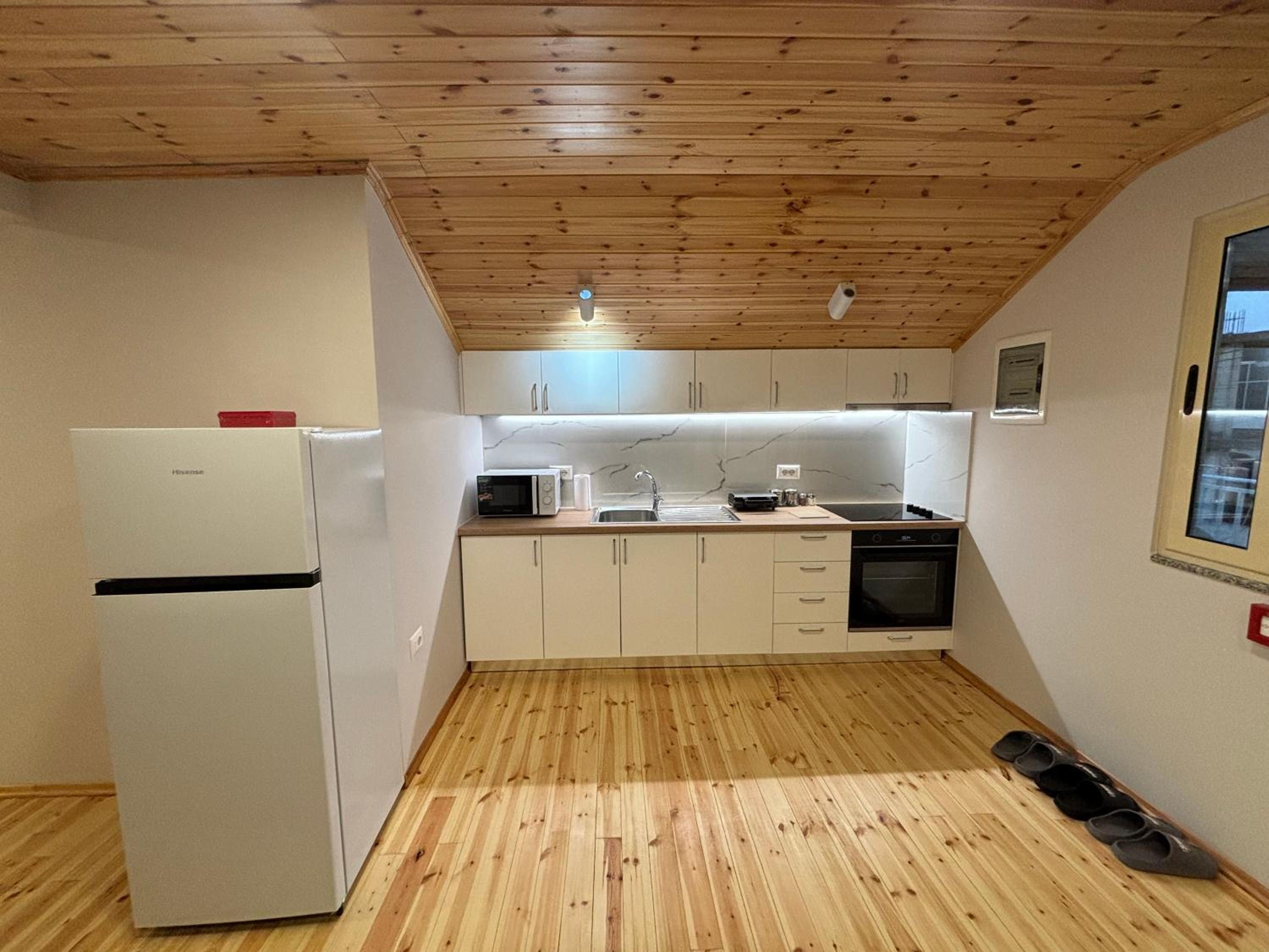 2Bedroom Apartment,free parking 06