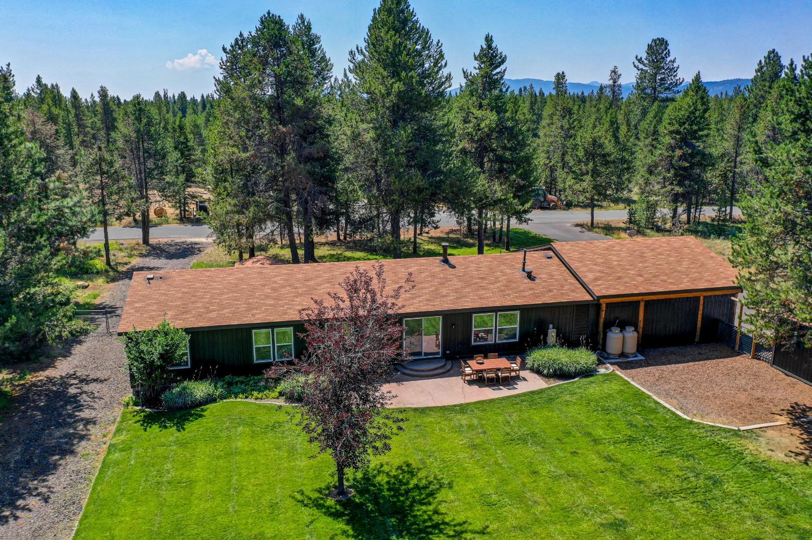 Black Moose - Pet friendly - Trailer parking - Wood stove - Single level