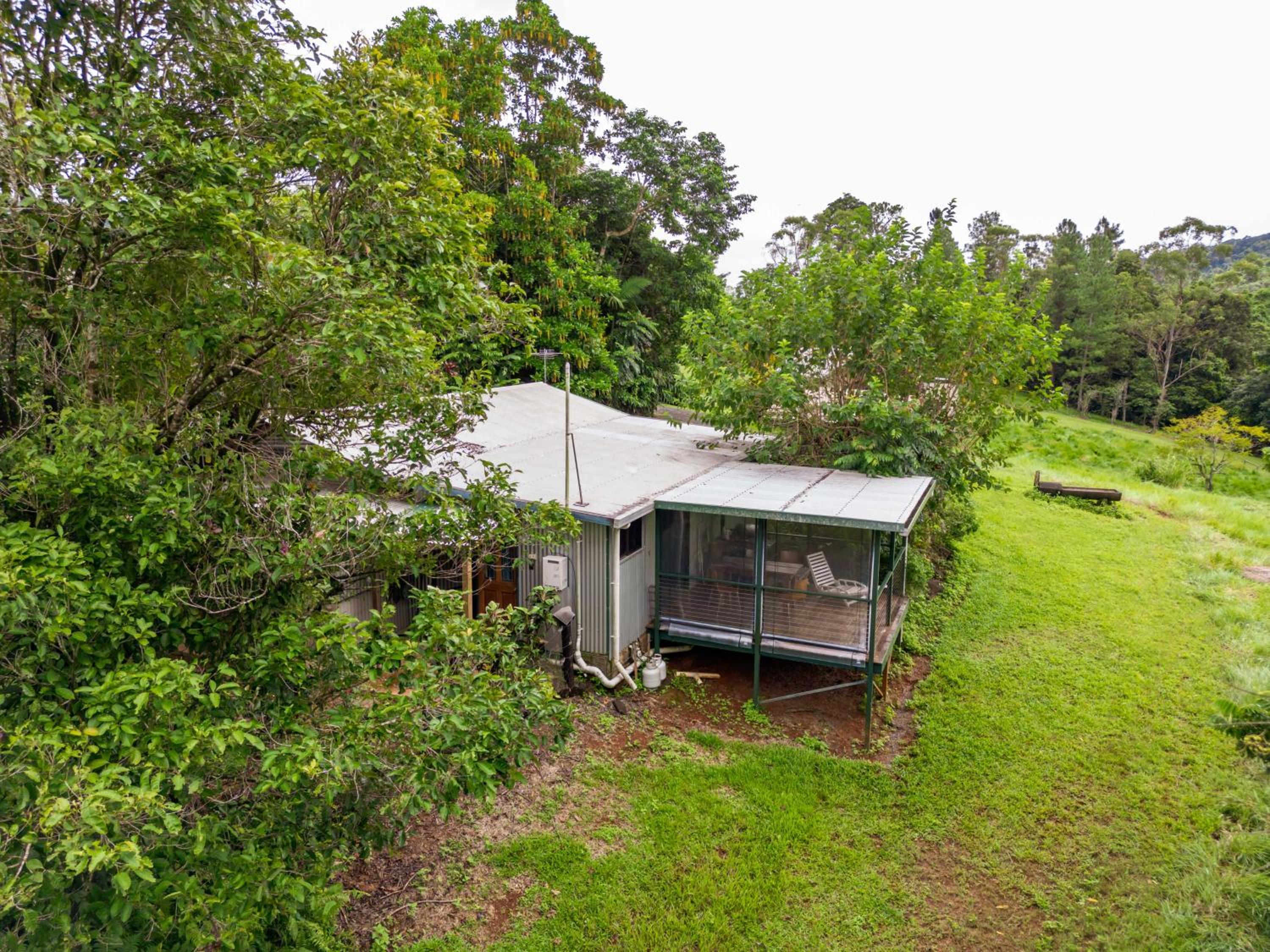 Mena Creek Flower House