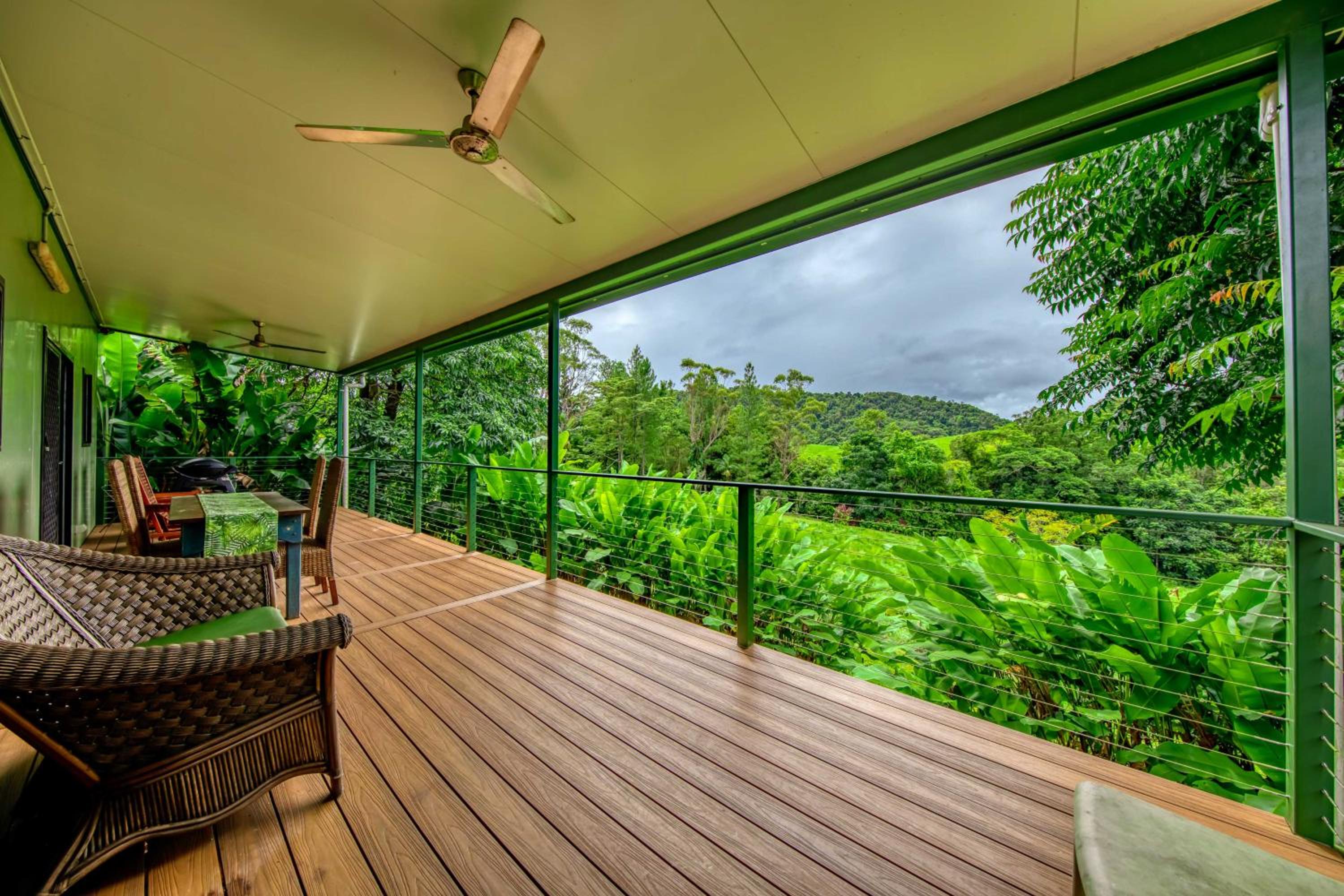 Mena Creek Flower House