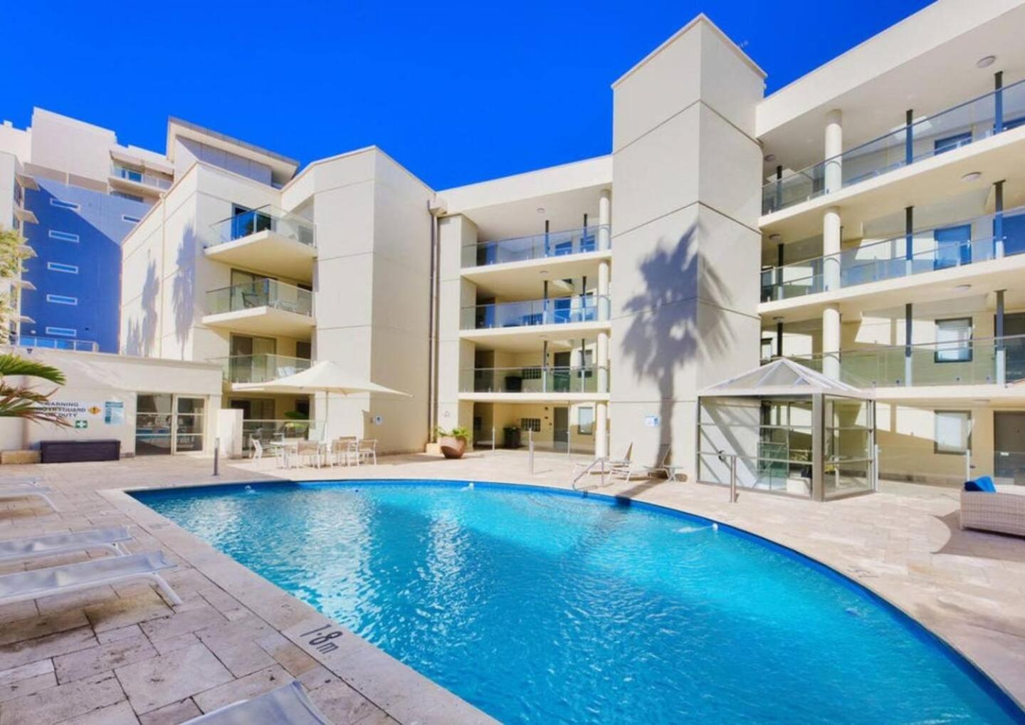 Sunset Shores Scarborough King Bed Beachfront