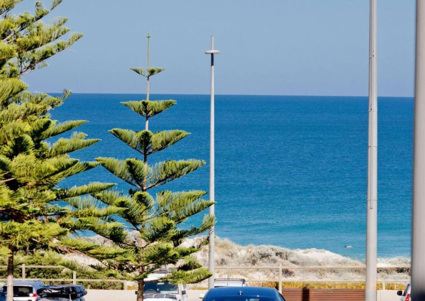 Sunset Shores Scarborough King Bed Beachfront