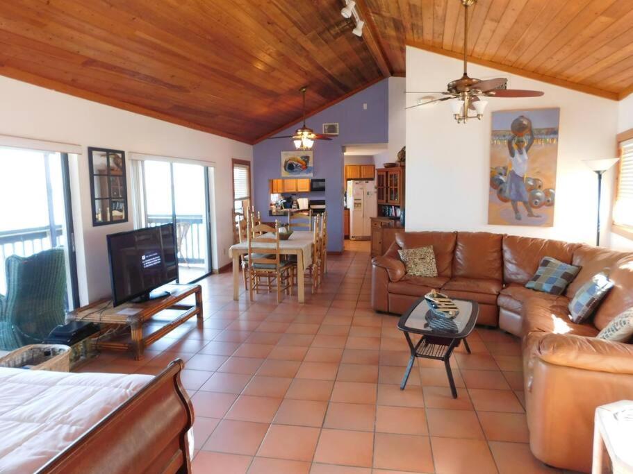 The Peninsular House