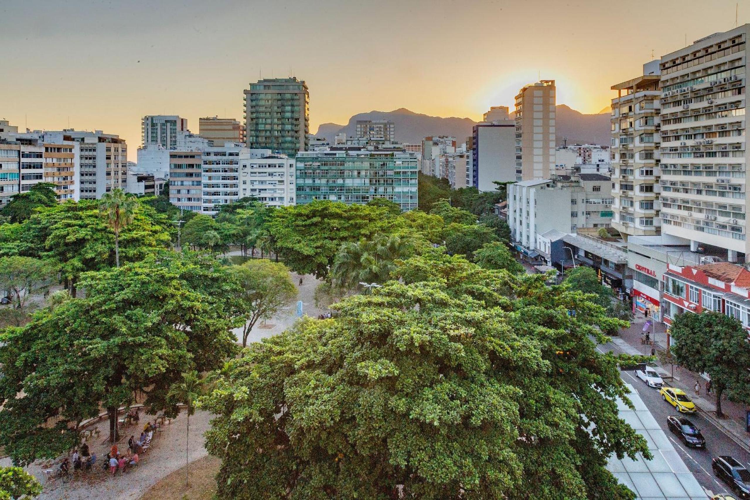 localização perfeita a 200 metros da praia de Ipanema