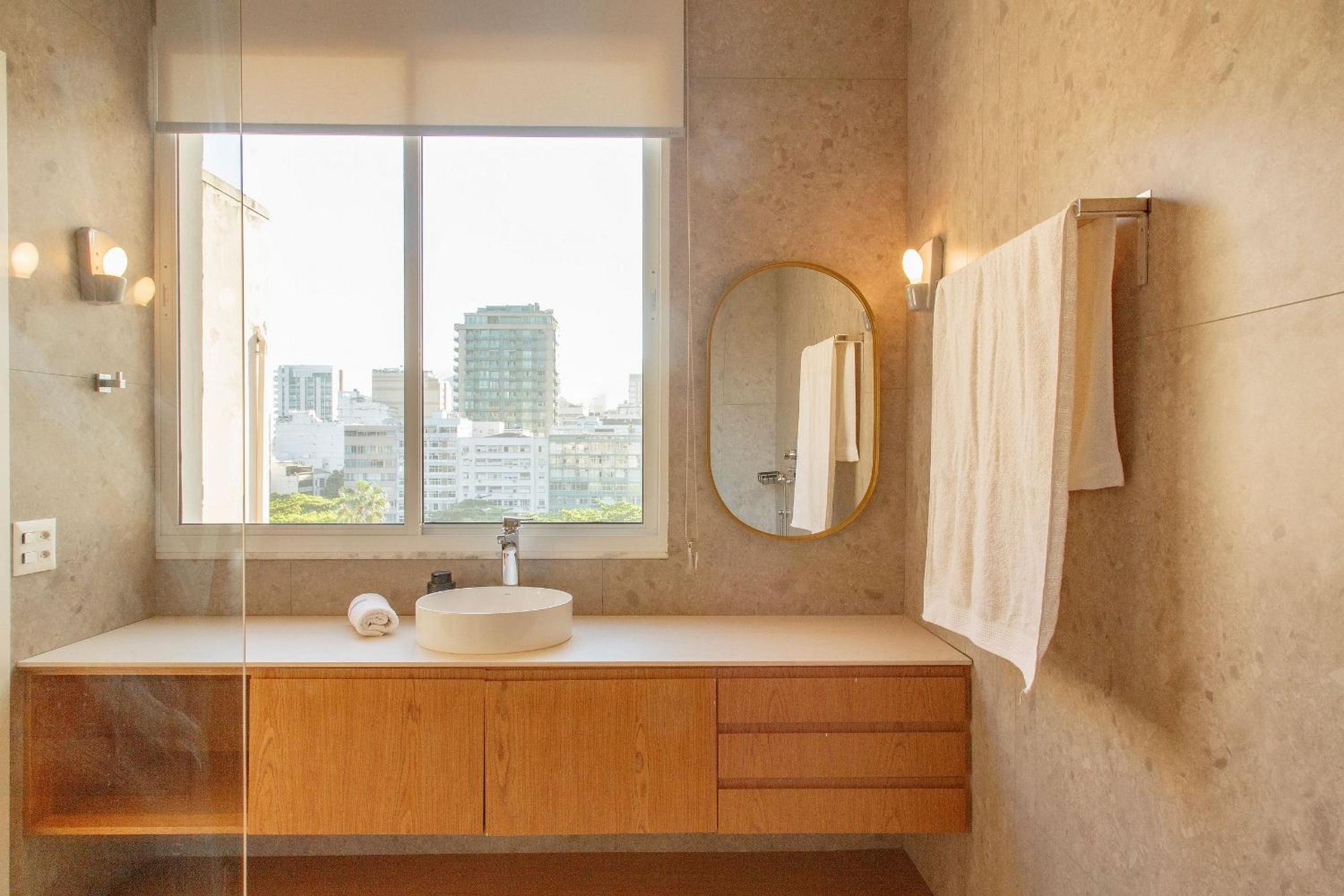 localização perfeita a 200 metros da praia de Ipanema