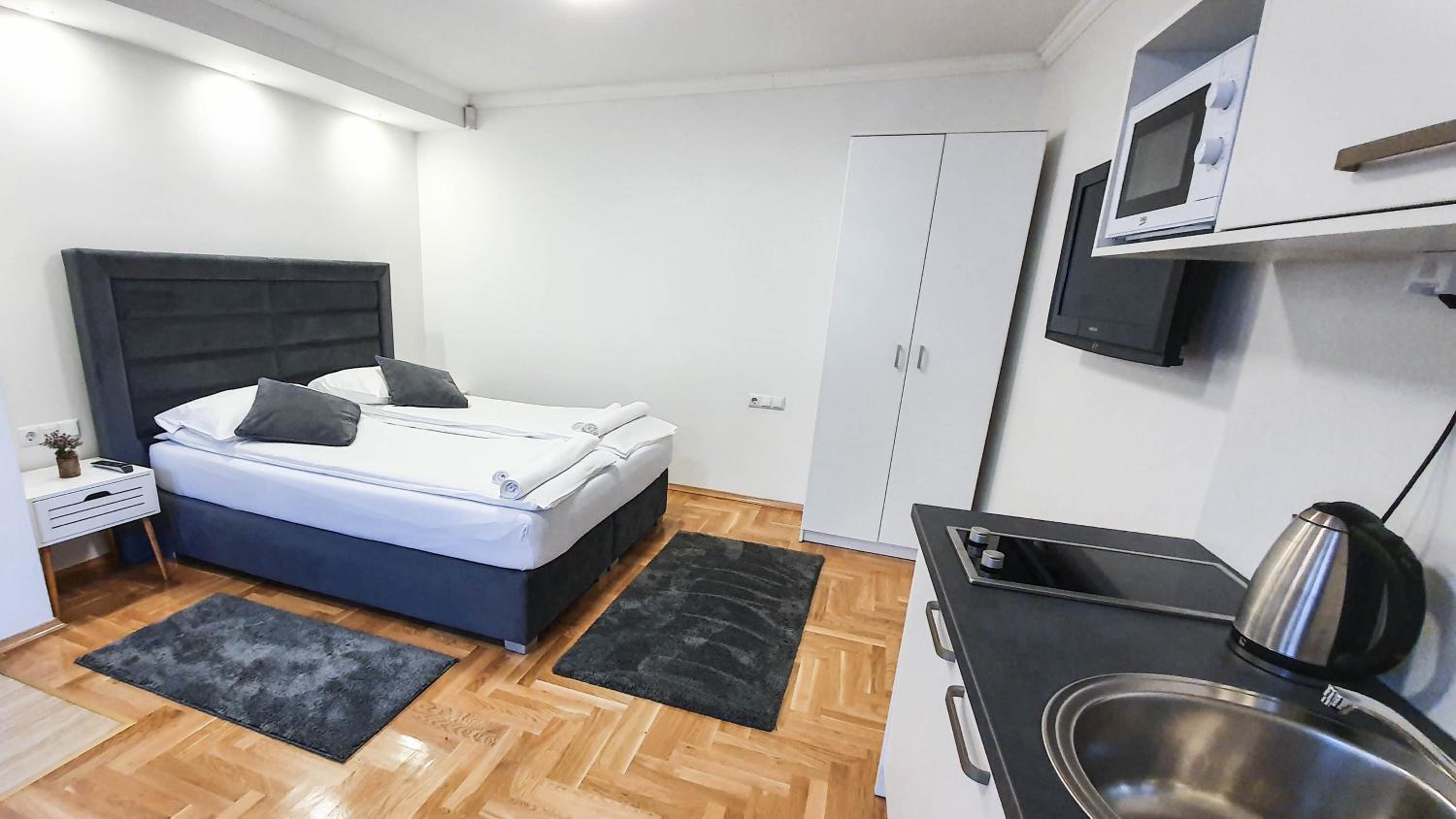 Zambak Apartments
