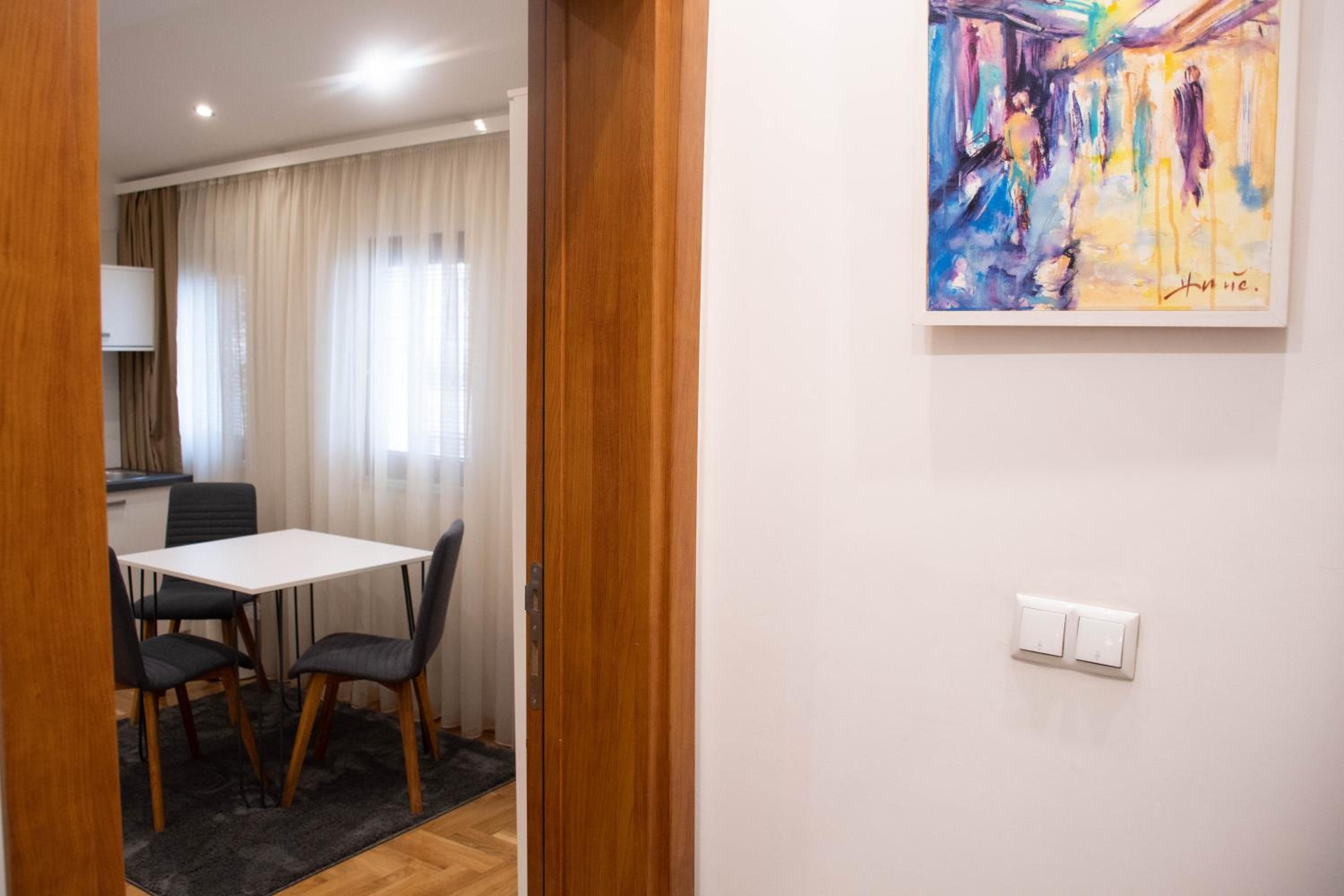 Zambak Apartments