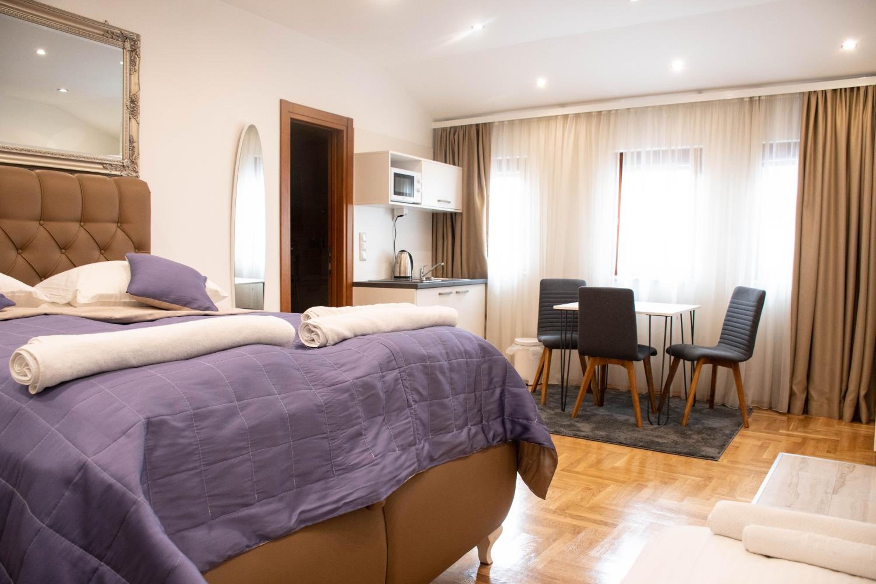 Zambak Apartments