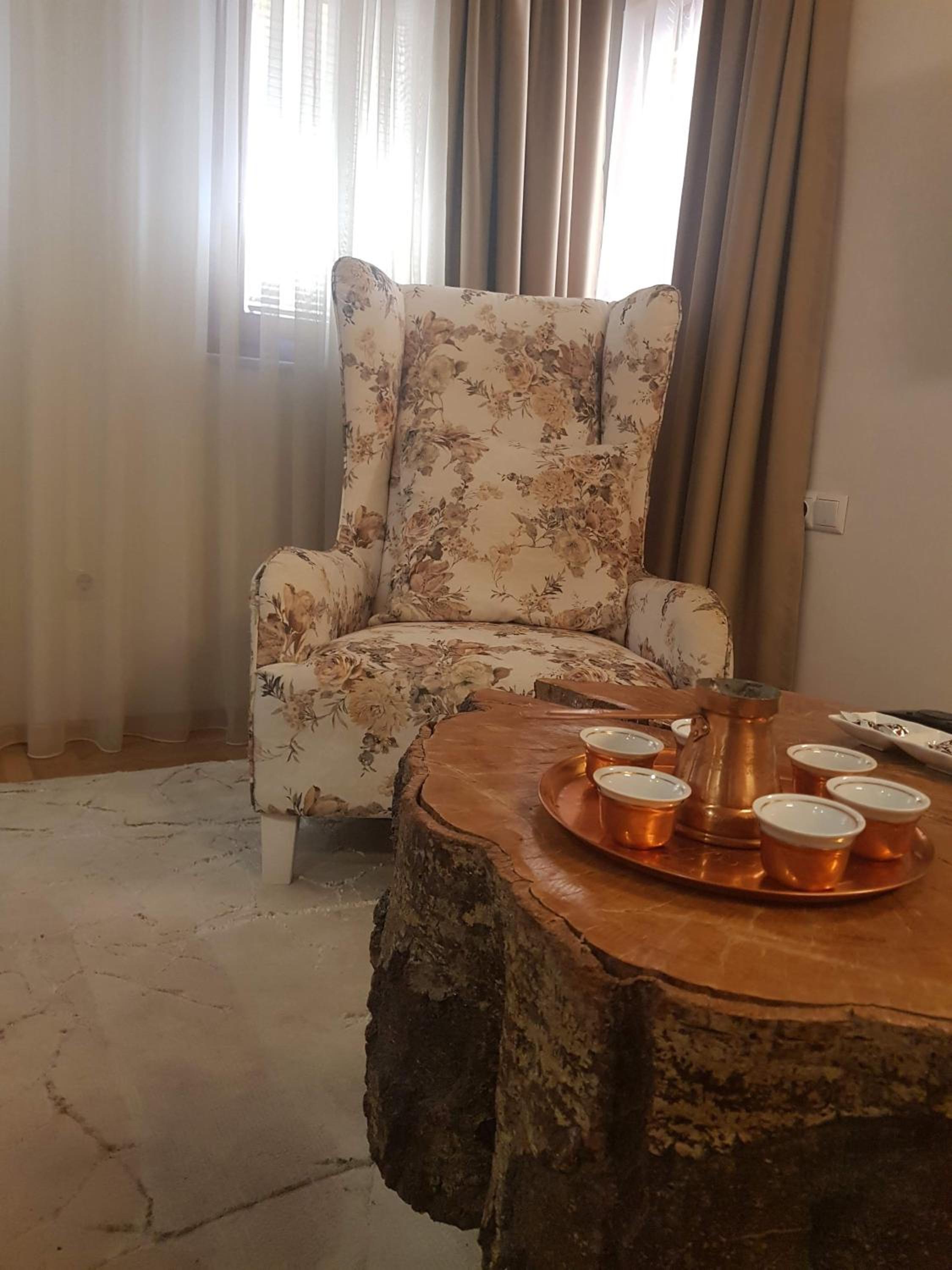 Zambak Apartments