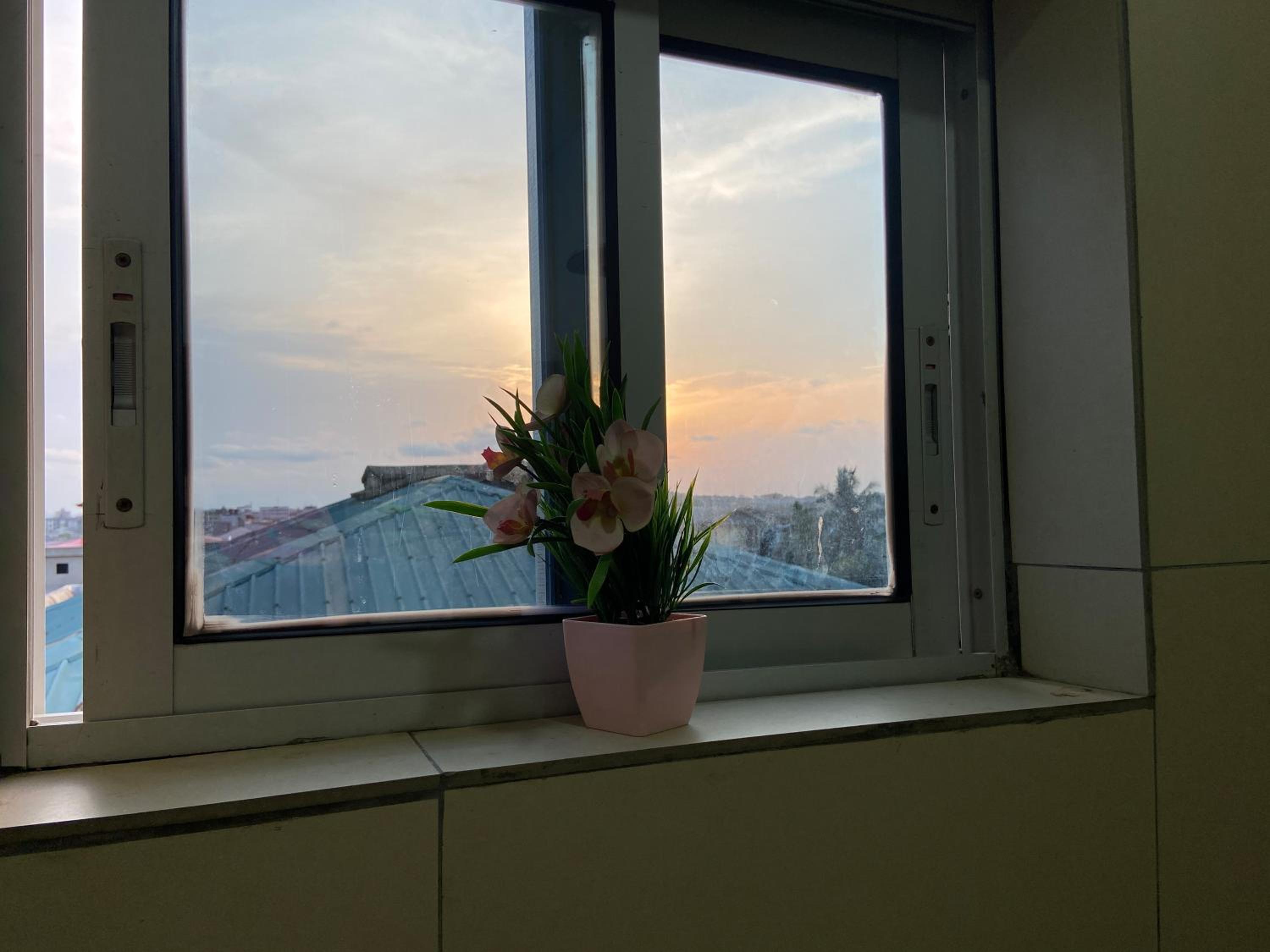 Stylish African-Chic Apartment - WiFi, Gardien, Parking, Climaté